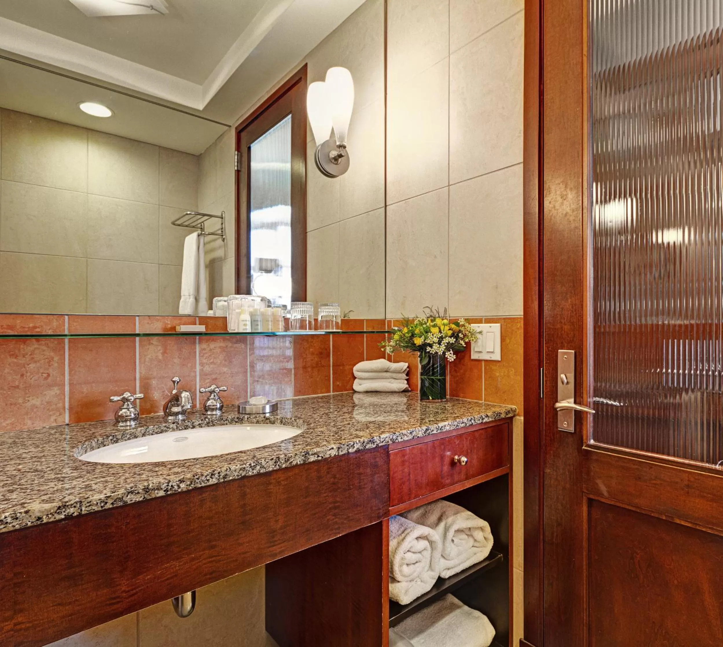 Bathroom in Hotel Giraffe by Library Hotel Collection