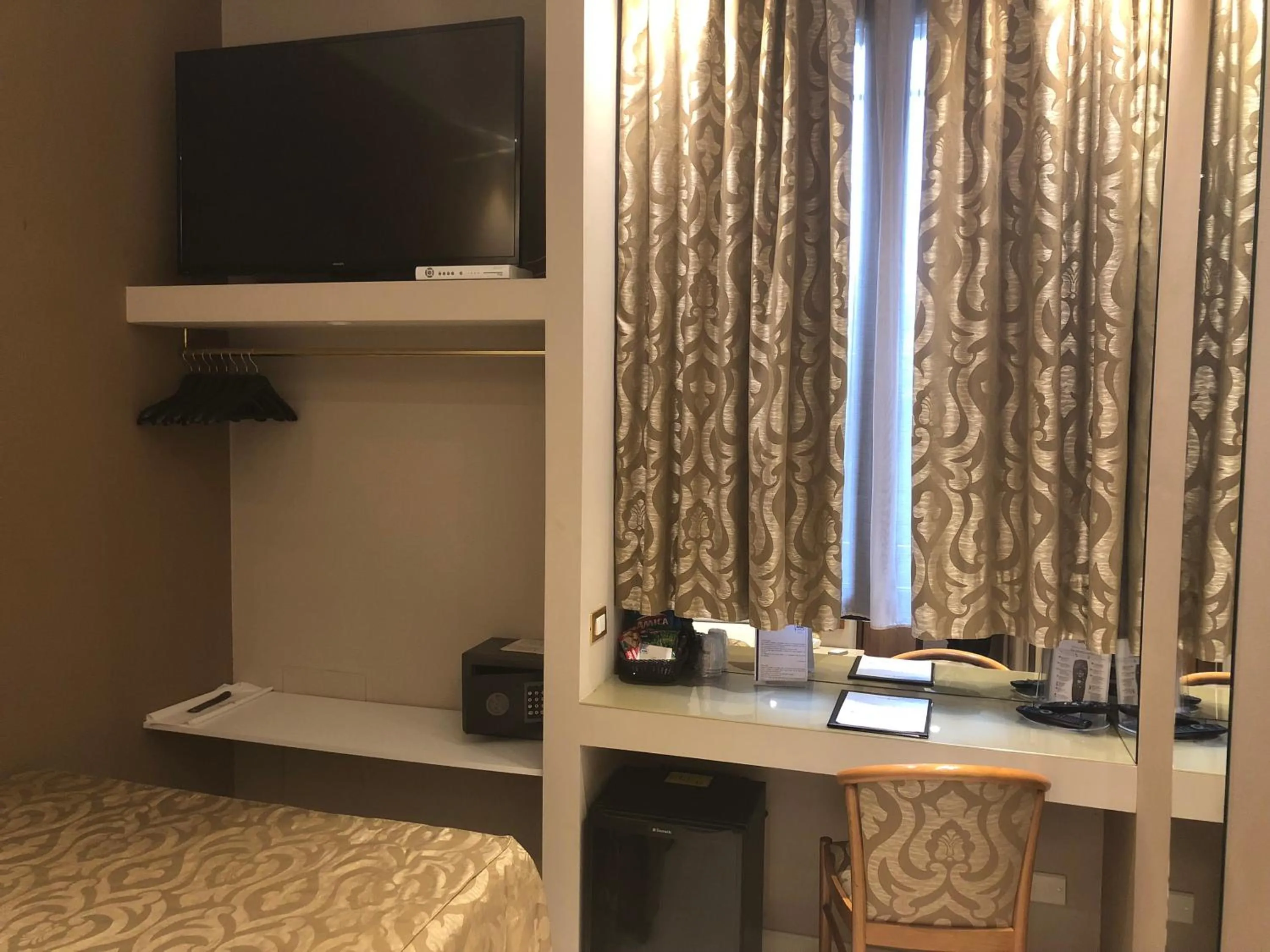 TV and multimedia in Savoia Hotel Country House Bologna