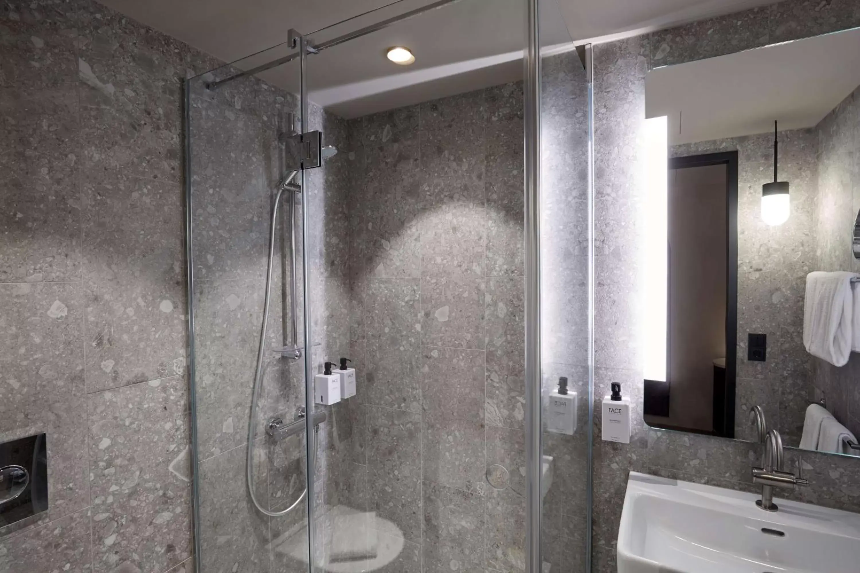 Standard Twin Room in Scandic Frankfurt Hafenpark Standard Twin Room in Scandic Frankfurt Hafenpark