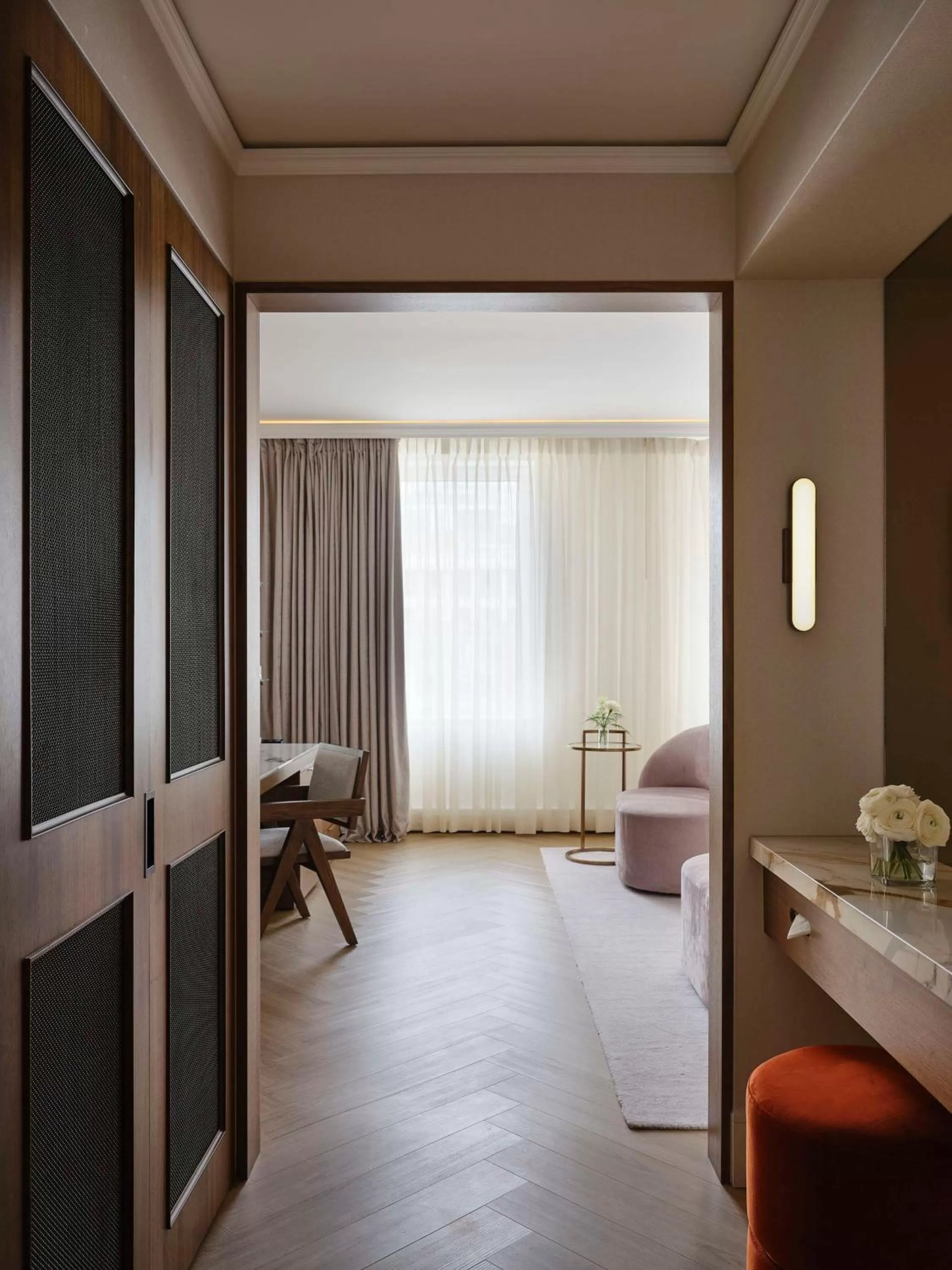 Photo of the whole room in Vogue Hotel Montreal Downtown, Curio Collection by Hilton