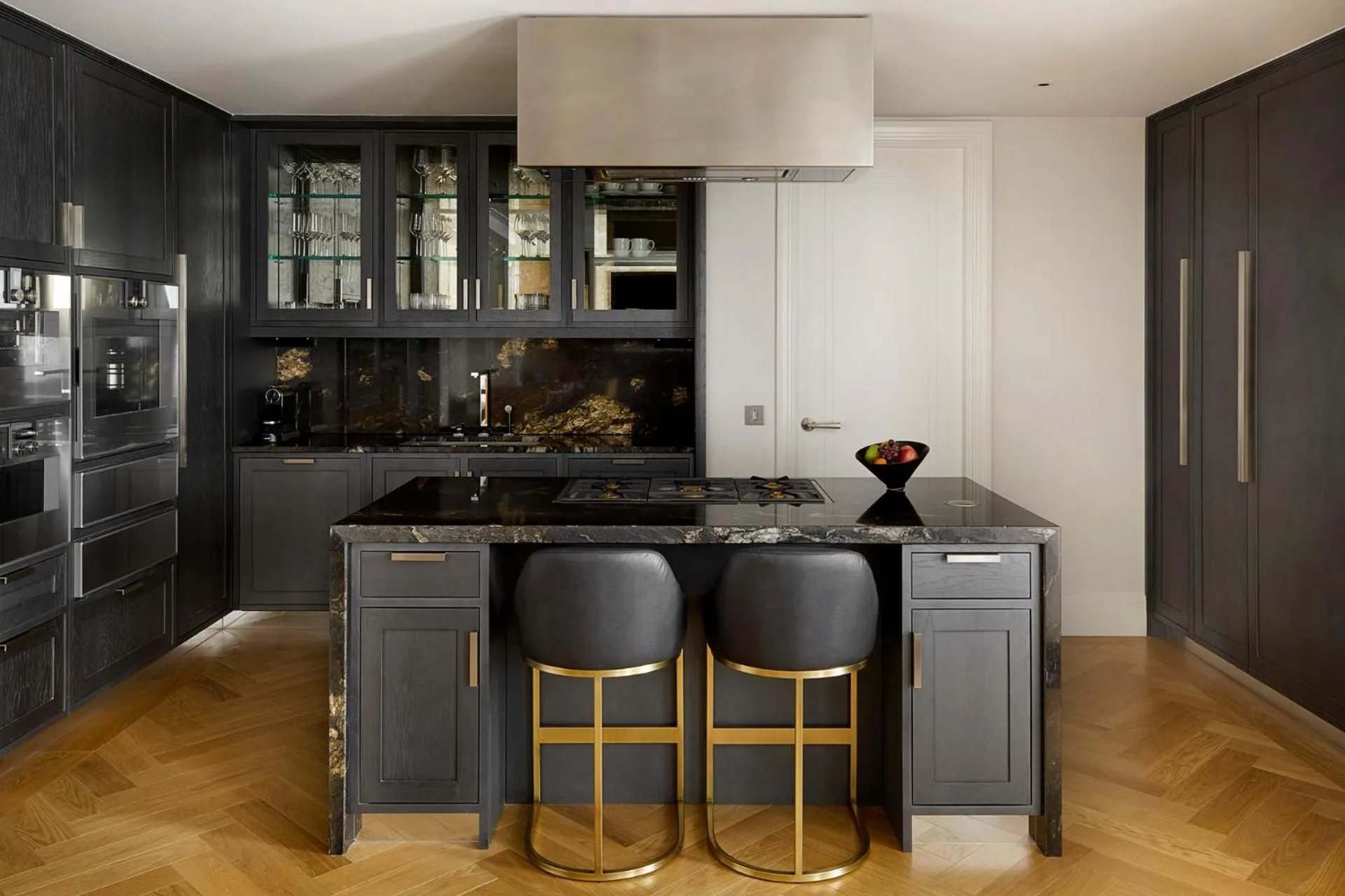 Kitchen or kitchenette in Four Seasons Hotel London at Tower Bridge