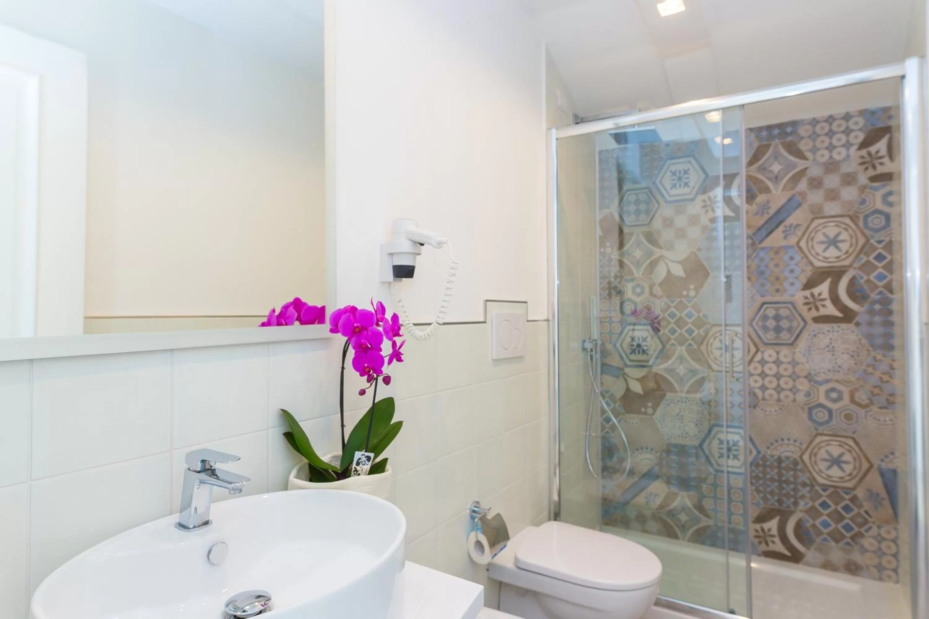 Shower in Hotel Rivoli Sorrento