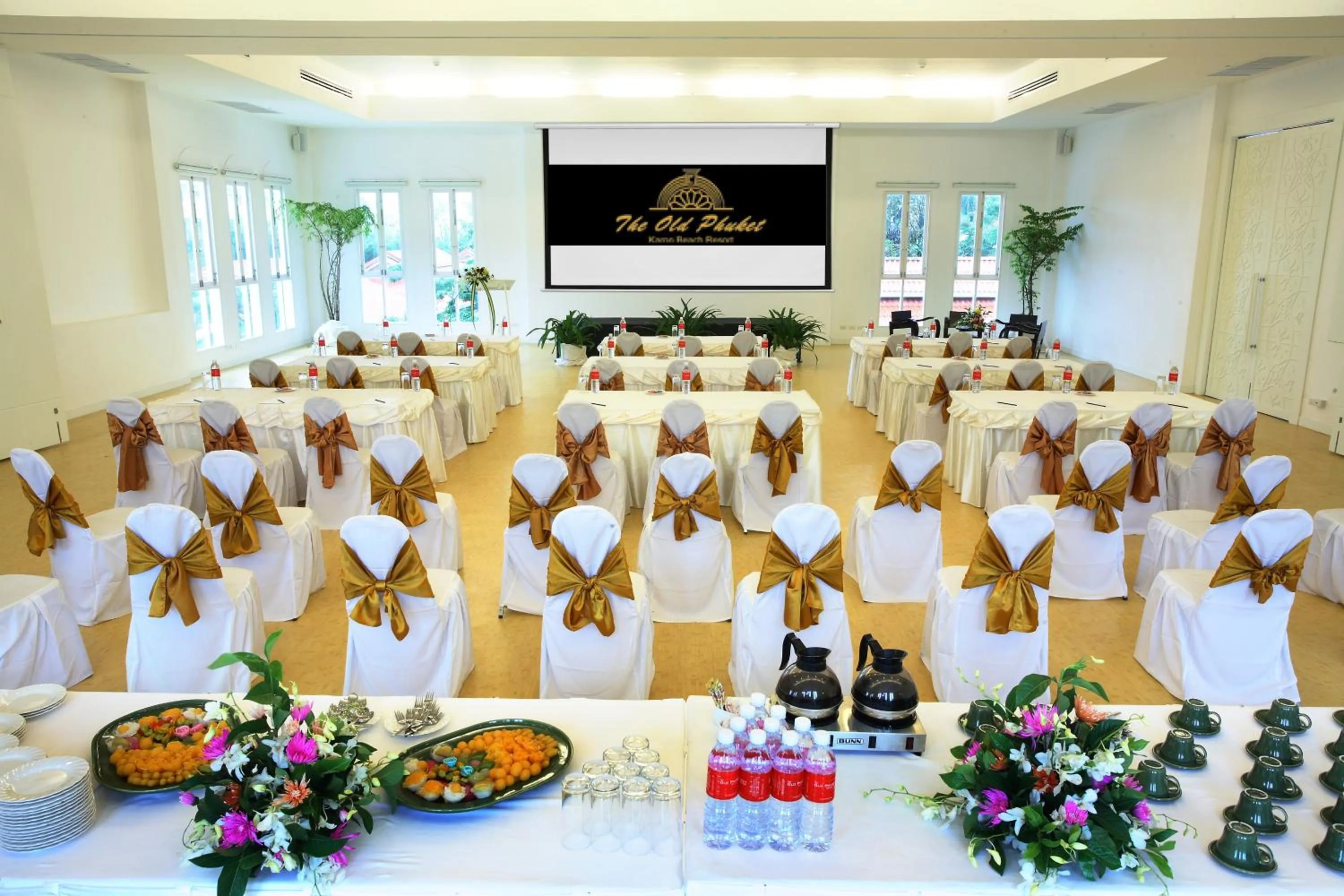 Business facilities in The Old Phuket - Karon Beach Resort