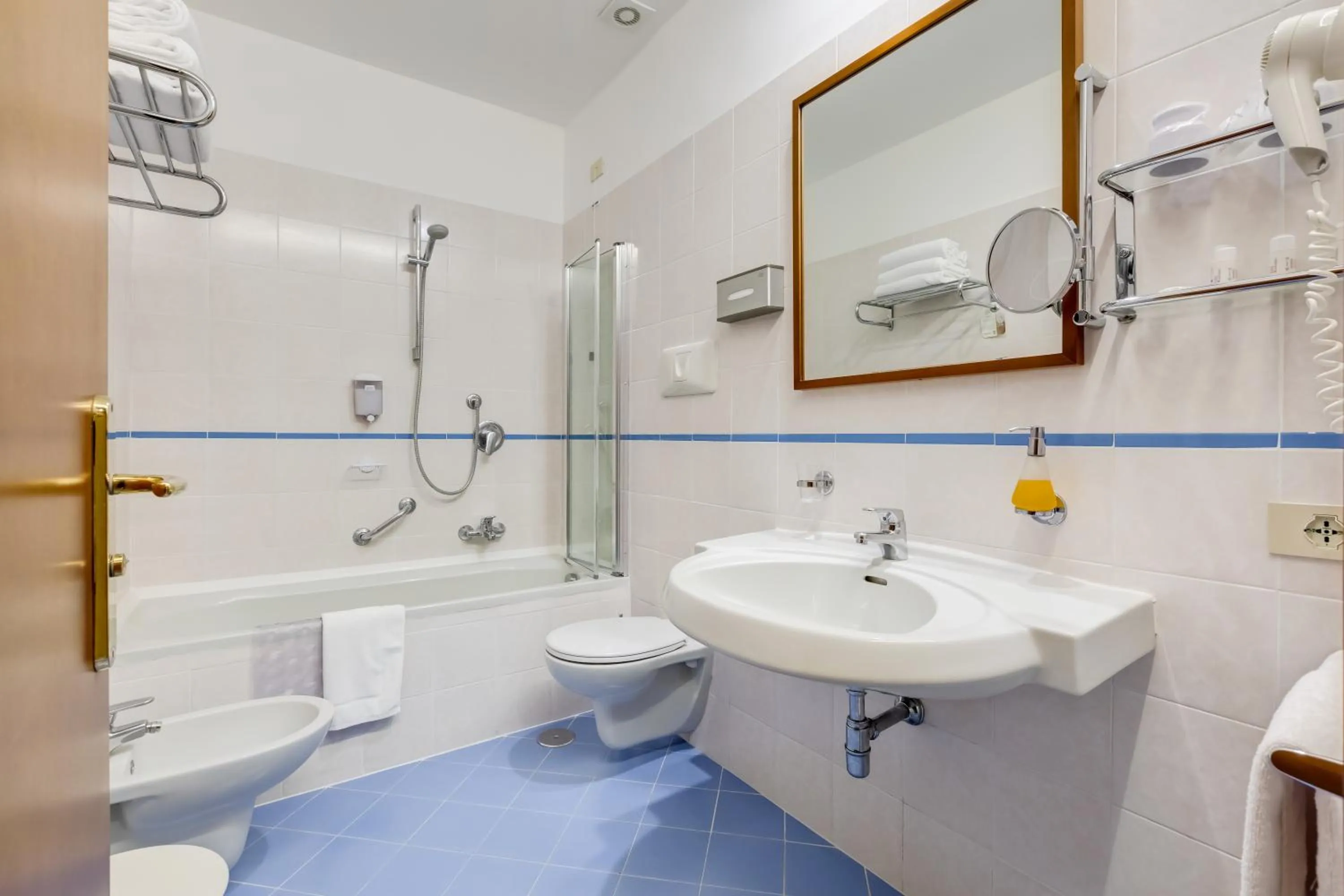 Bathroom in Best Western Hotel La Solara