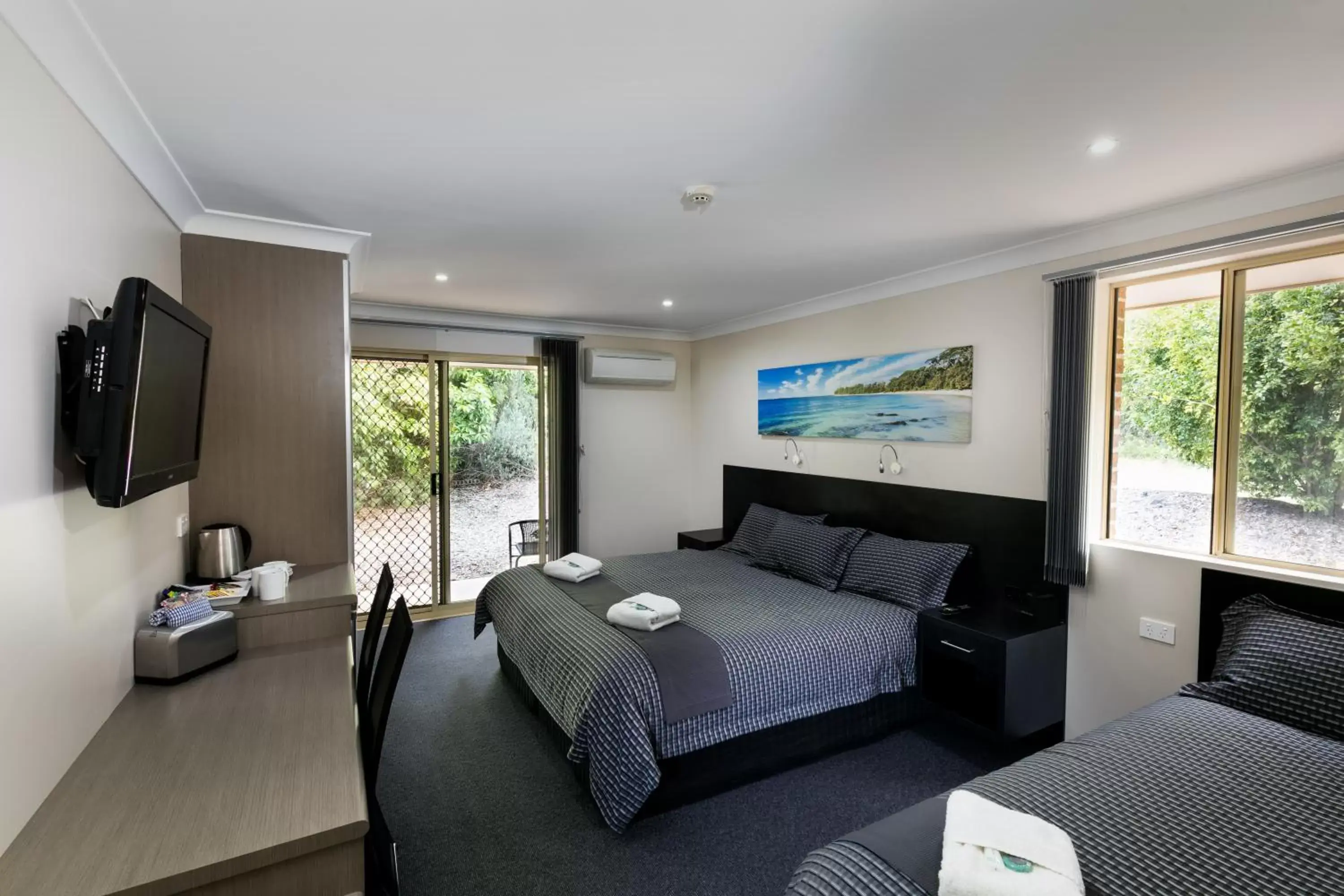 Standard Double Room in Dolphin Shores Standard Double Room in Dolphin Shores
