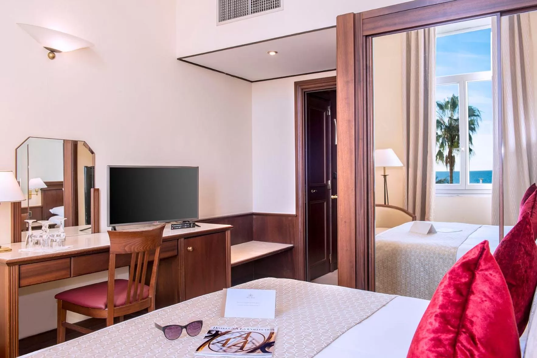 Bedroom, Bed in Hôtel West End Promenade