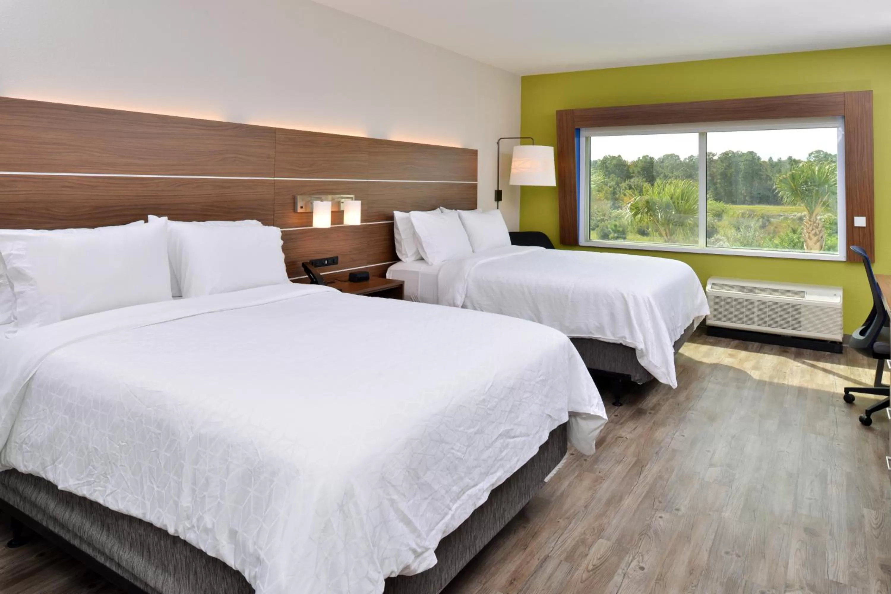 Bed in Holiday Inn Express Orlando - South Park by IHG