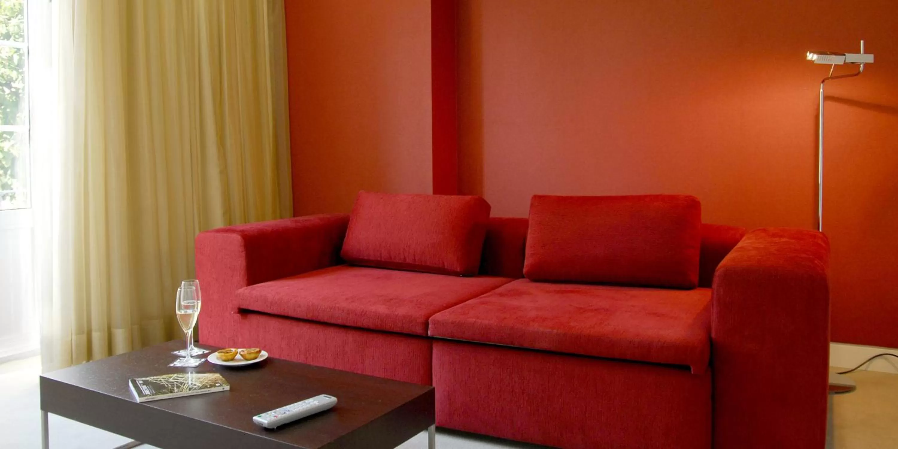 Area and facilities in Hotel Jeronimos 8