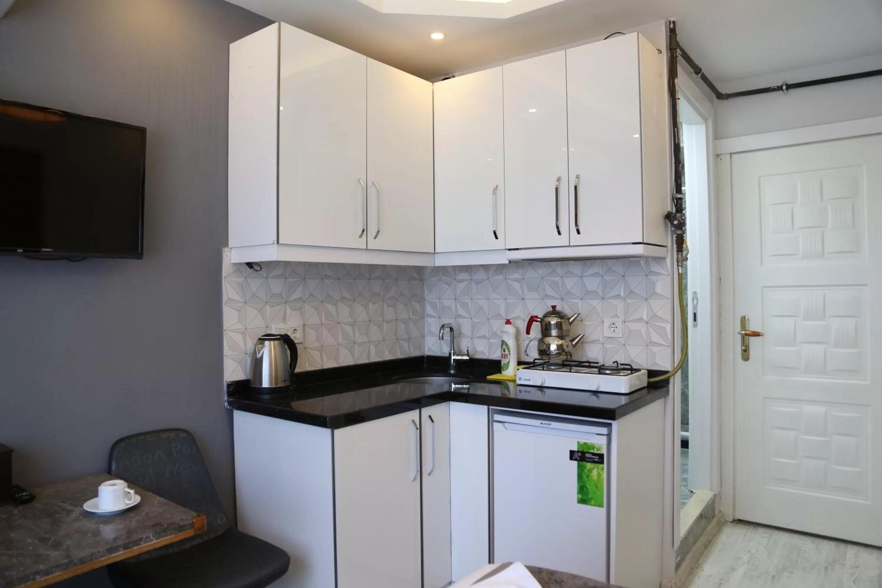 Kitchen or kitchenette, Kitchen/Kitchenette in Arat Apartments
