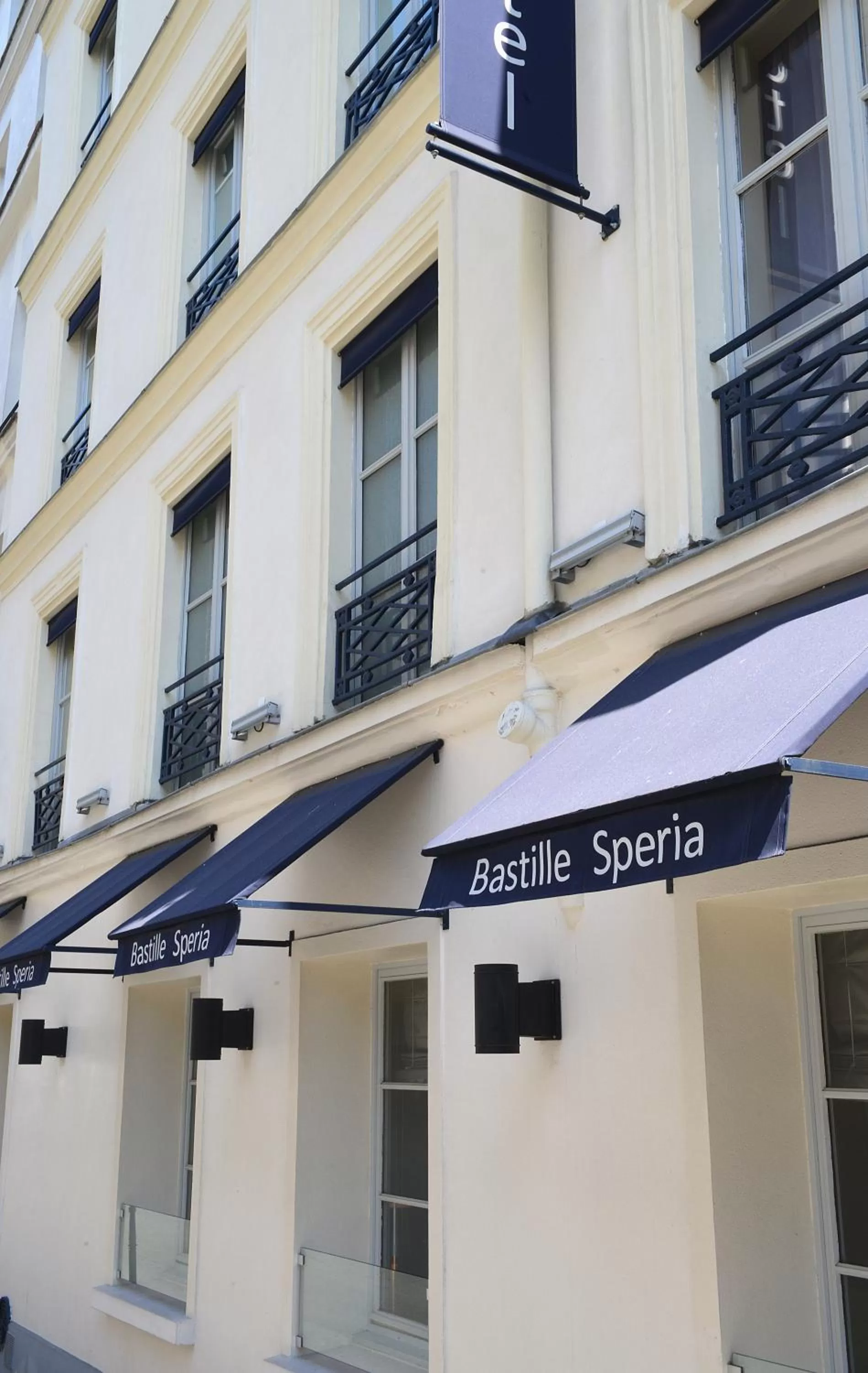 Facade/entrance in Hotel Bastille Speria