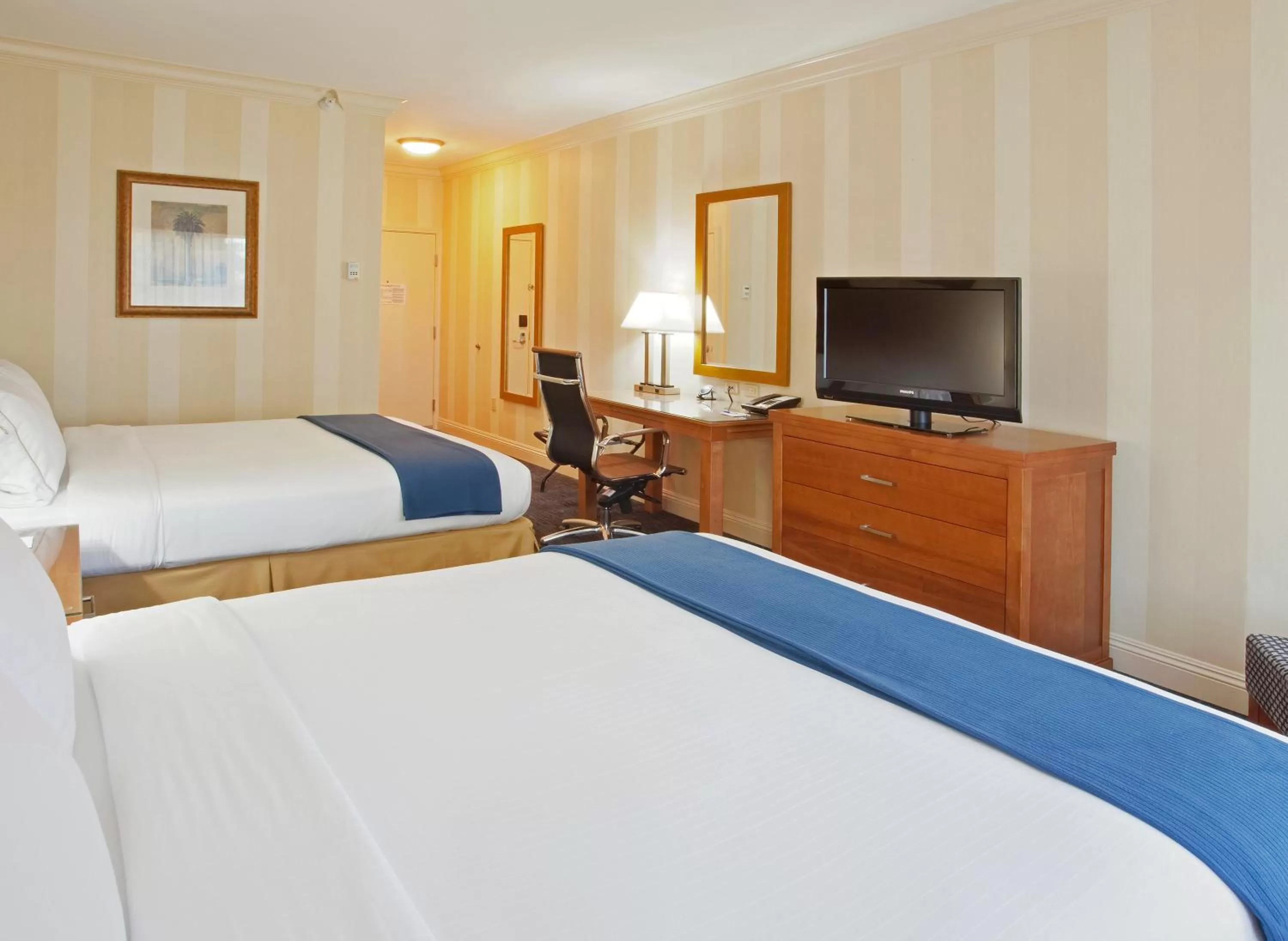 Queen Room with Two Queen Beds - Disability Access in Holiday Inn Express Hotel & Suites Santa Cruz, an IHG Hotel