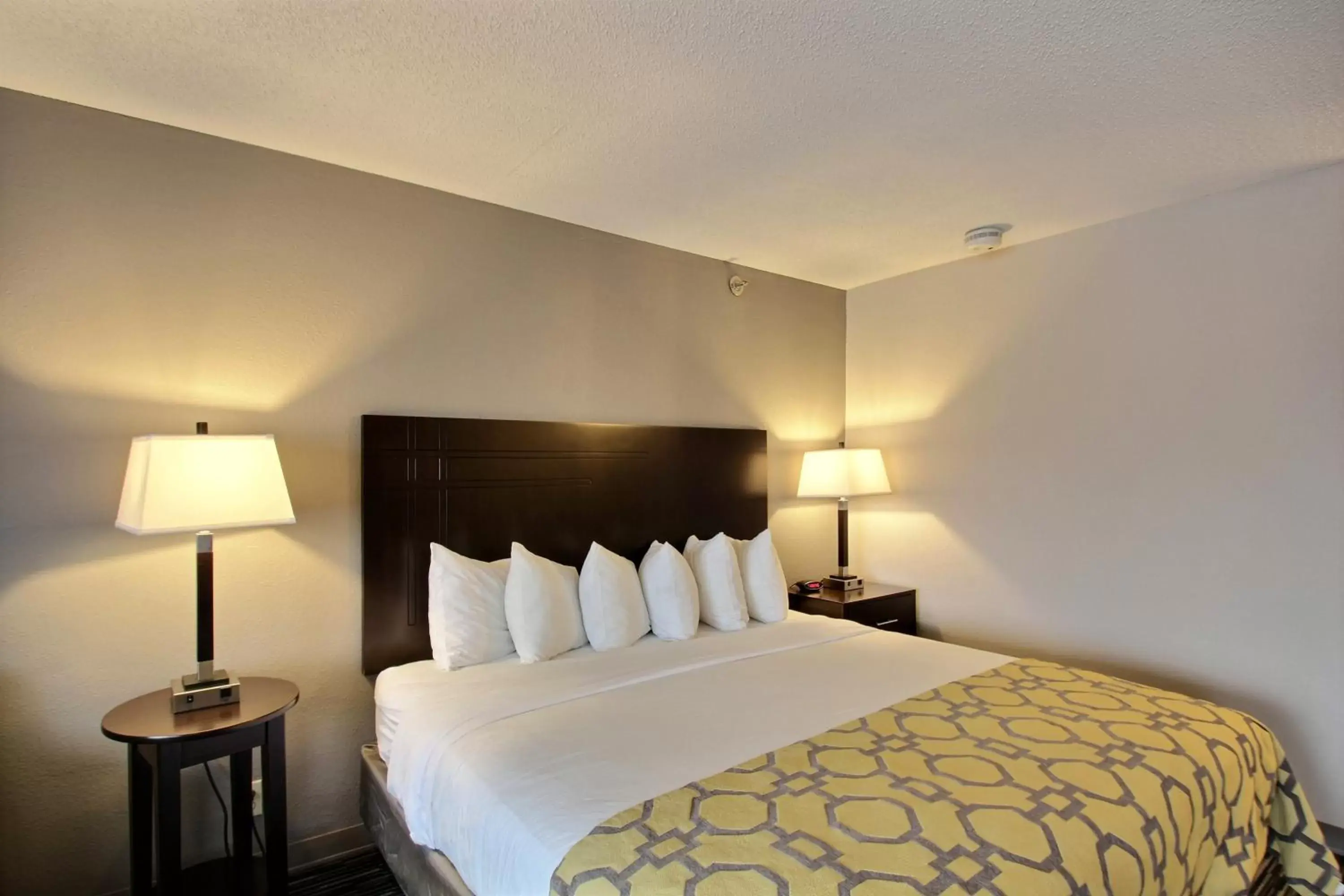 King Room- Non-Smoking in Baymont by Wyndham Madison West/Middleton WI West King Room- Non-Smoking in Baymont by Wyndham Madison West/Middleton WI West