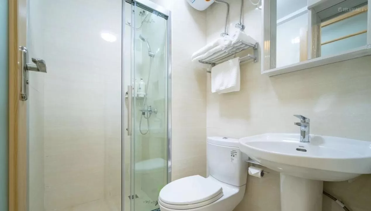 Bathroom in Guangzhou Victory Apartment