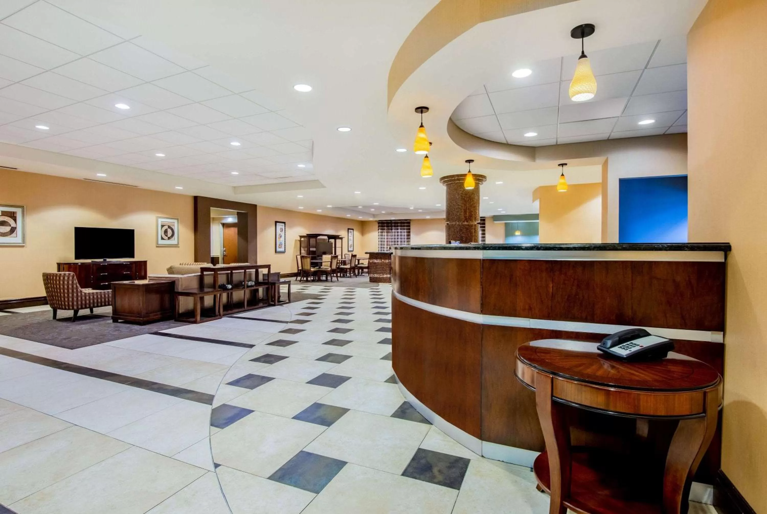Lobby or reception in La Quinta Inn & Suites Bel Air I-95 Exit 77A