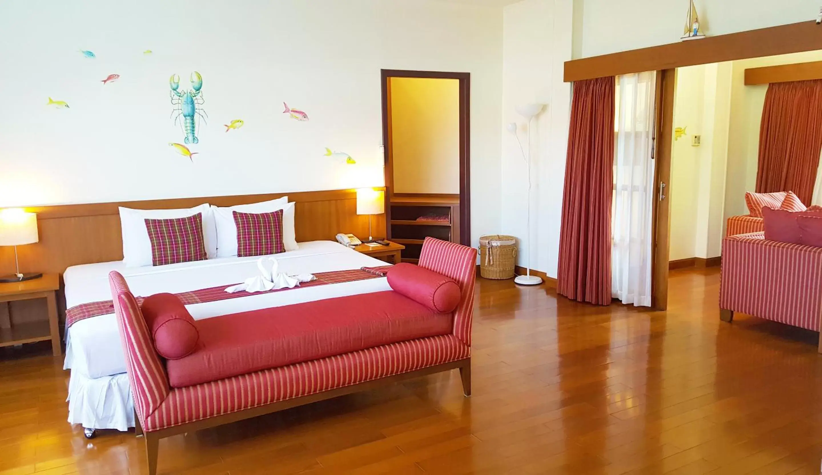 Pool Side Suite in Birds and Bees Resort Pool Side Suite in Birds and Bees Resort