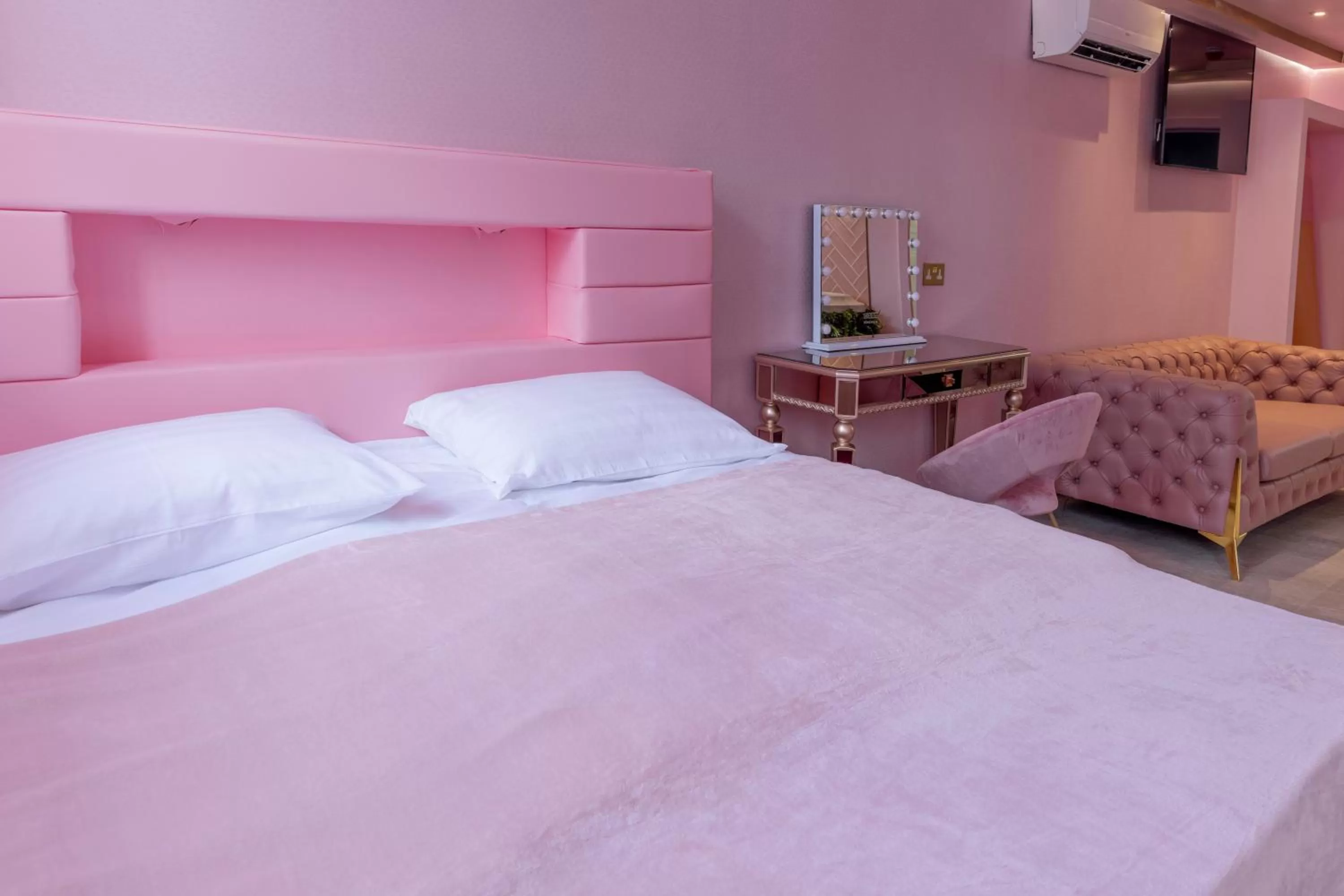 Bedroom in Mischief Liverpool