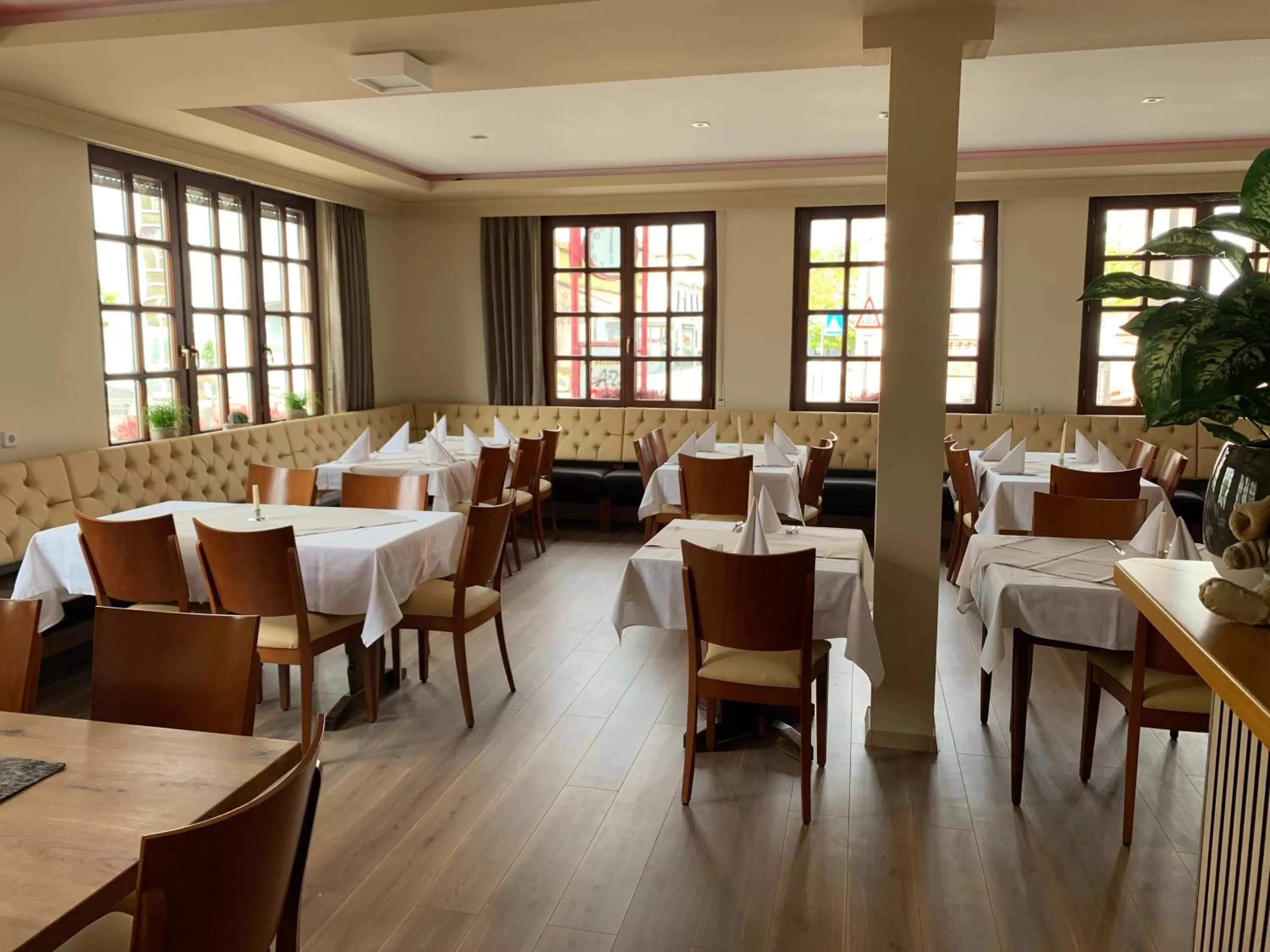 Restaurant/Places to Eat in Hotel Deutsches Haus Lampertheim