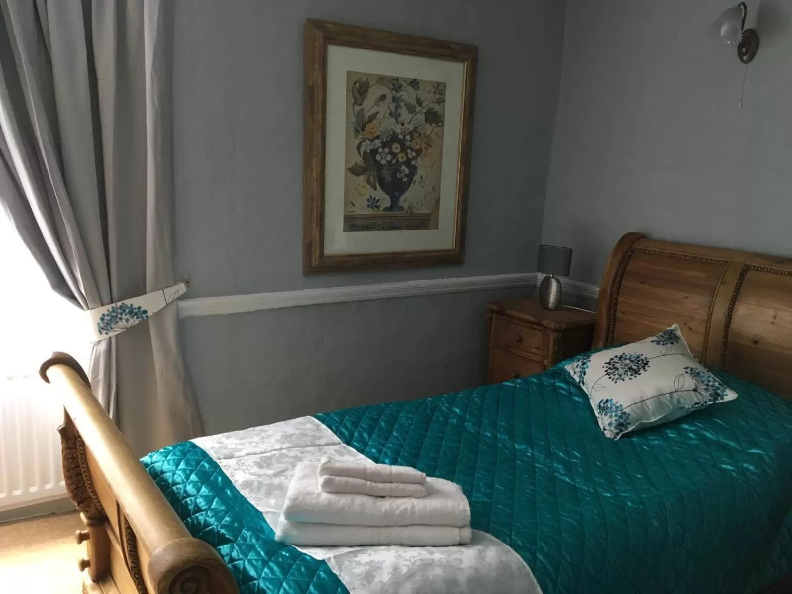 Bed in The Old Well Inn