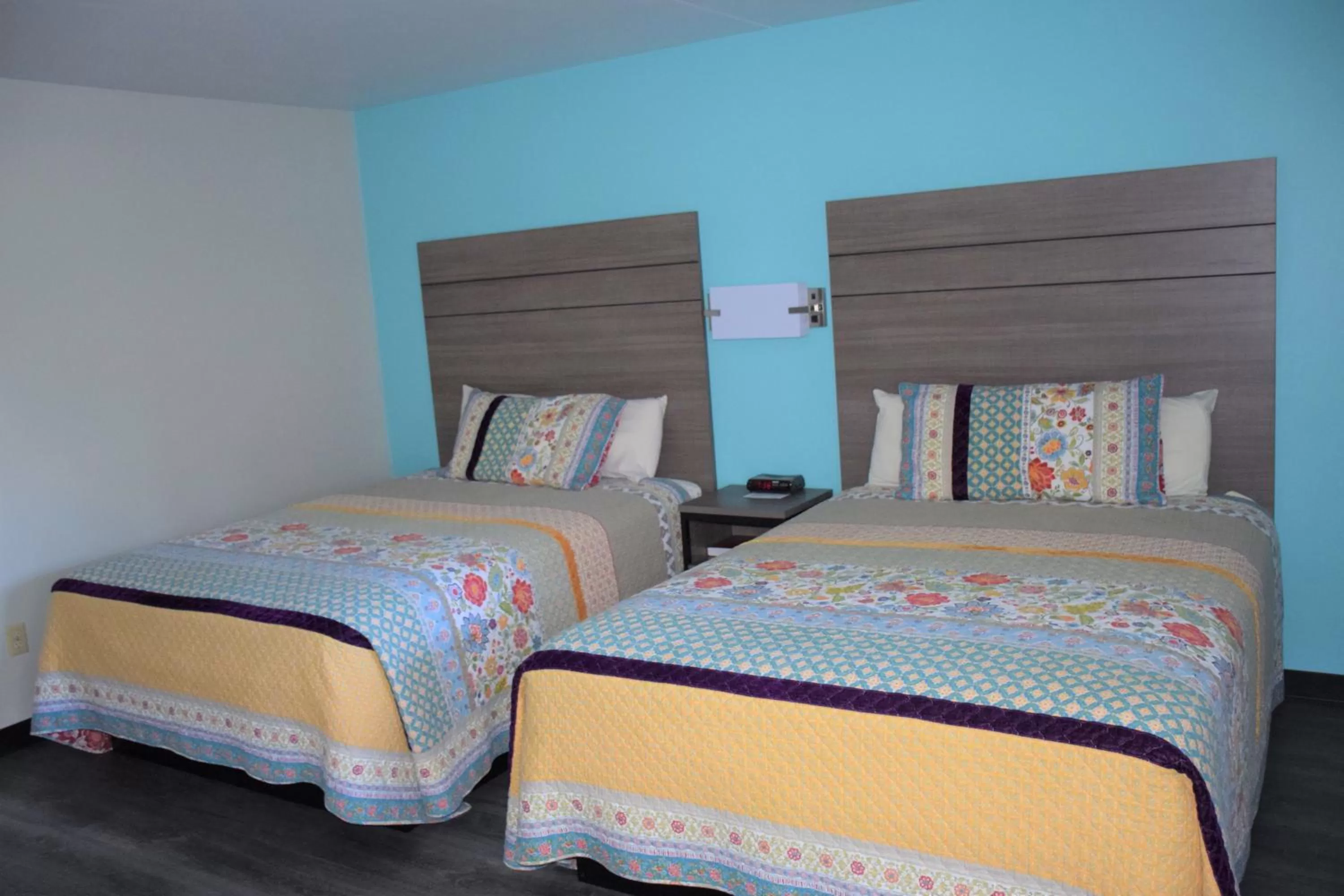 Bed in White Rose Motel - Hershey