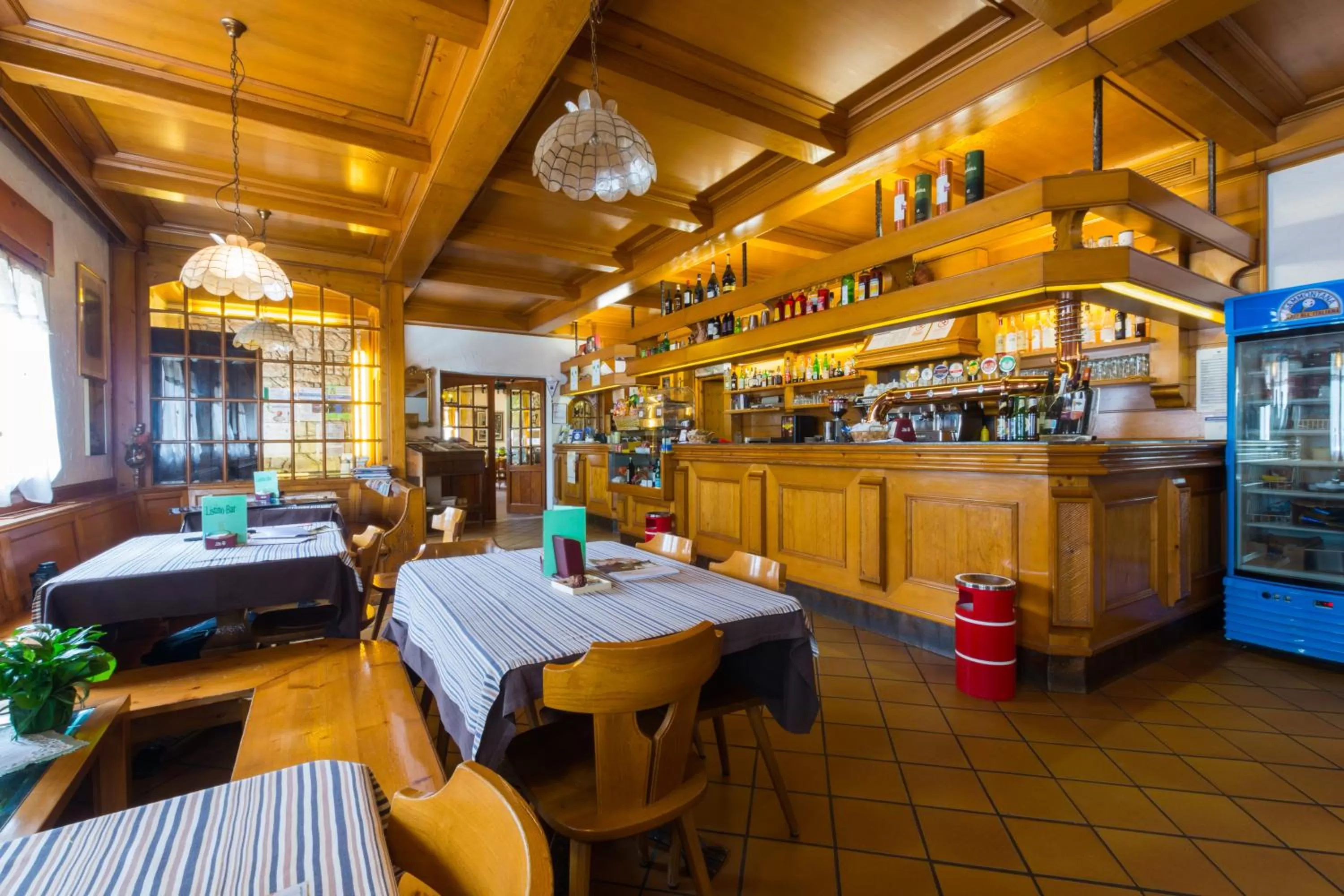 Restaurant/Places to Eat in Albergo Dalla Mena