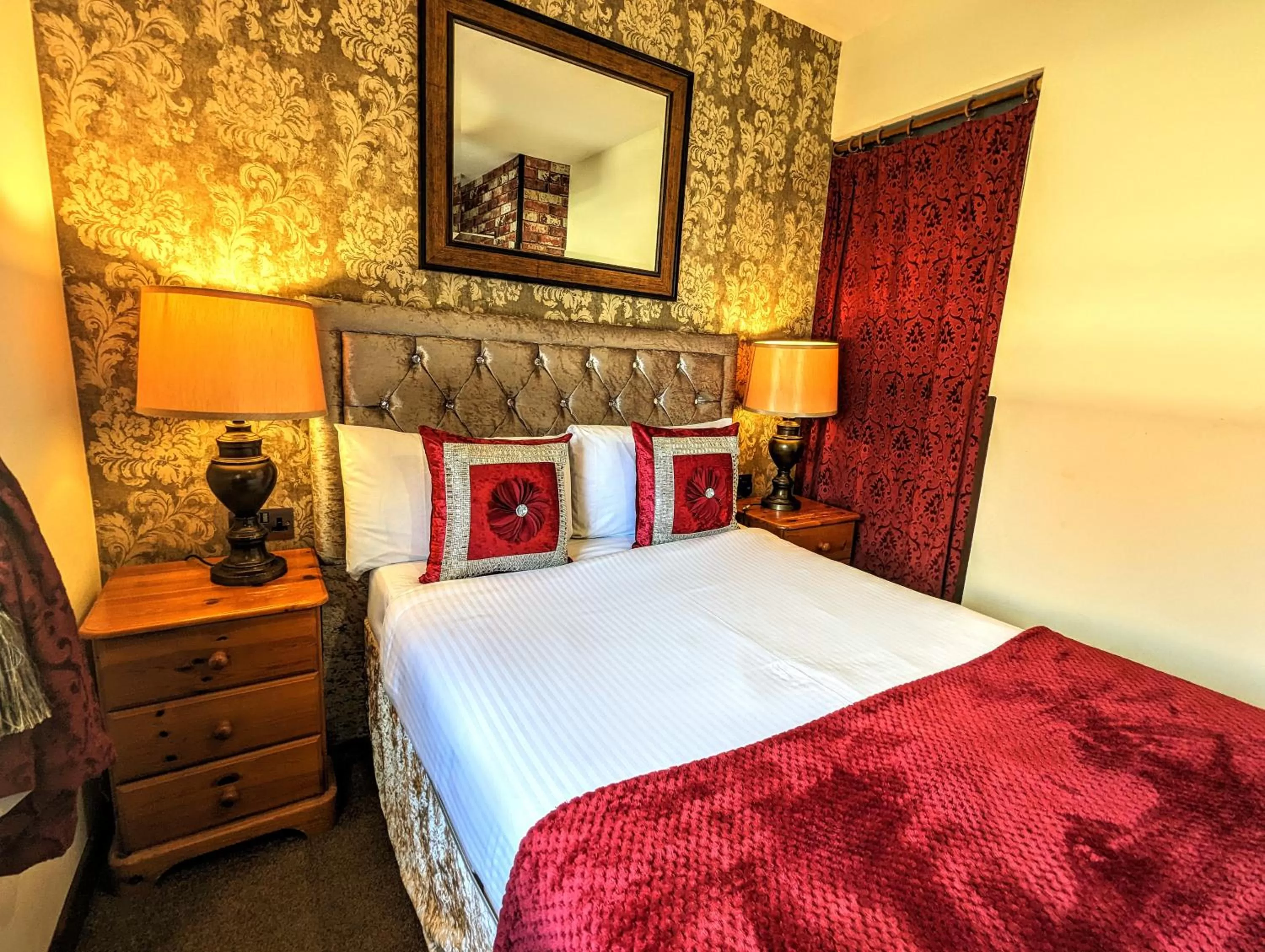 Bedroom, Bed in Brookside Hotel & Restaurant ,Suitable for Solo Travelers Couples Educational Groups & Families welcome