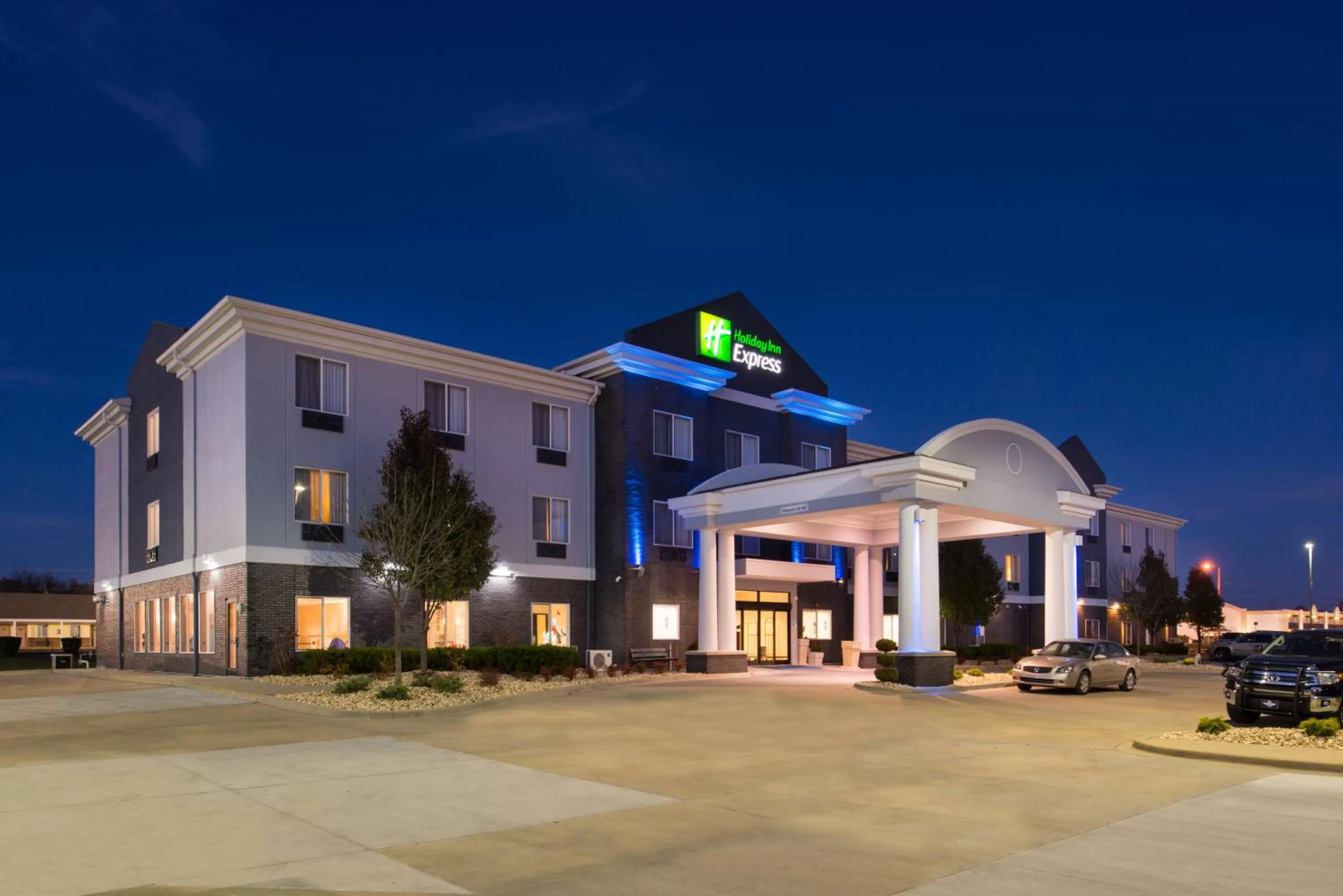 Property building in Holiday Inn Express & Suites Pittsburg by IHG