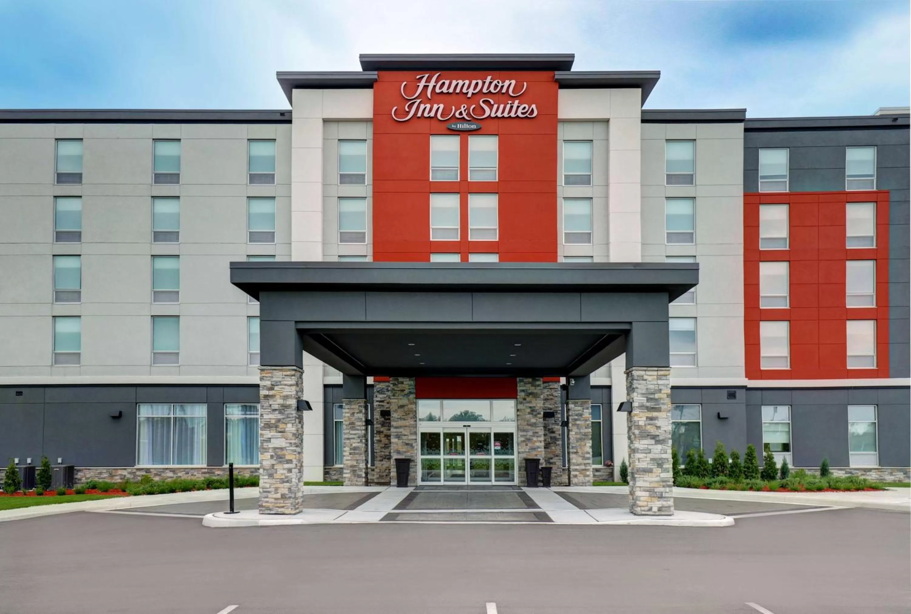 Property building in Hampton Inn & Suites Belleville