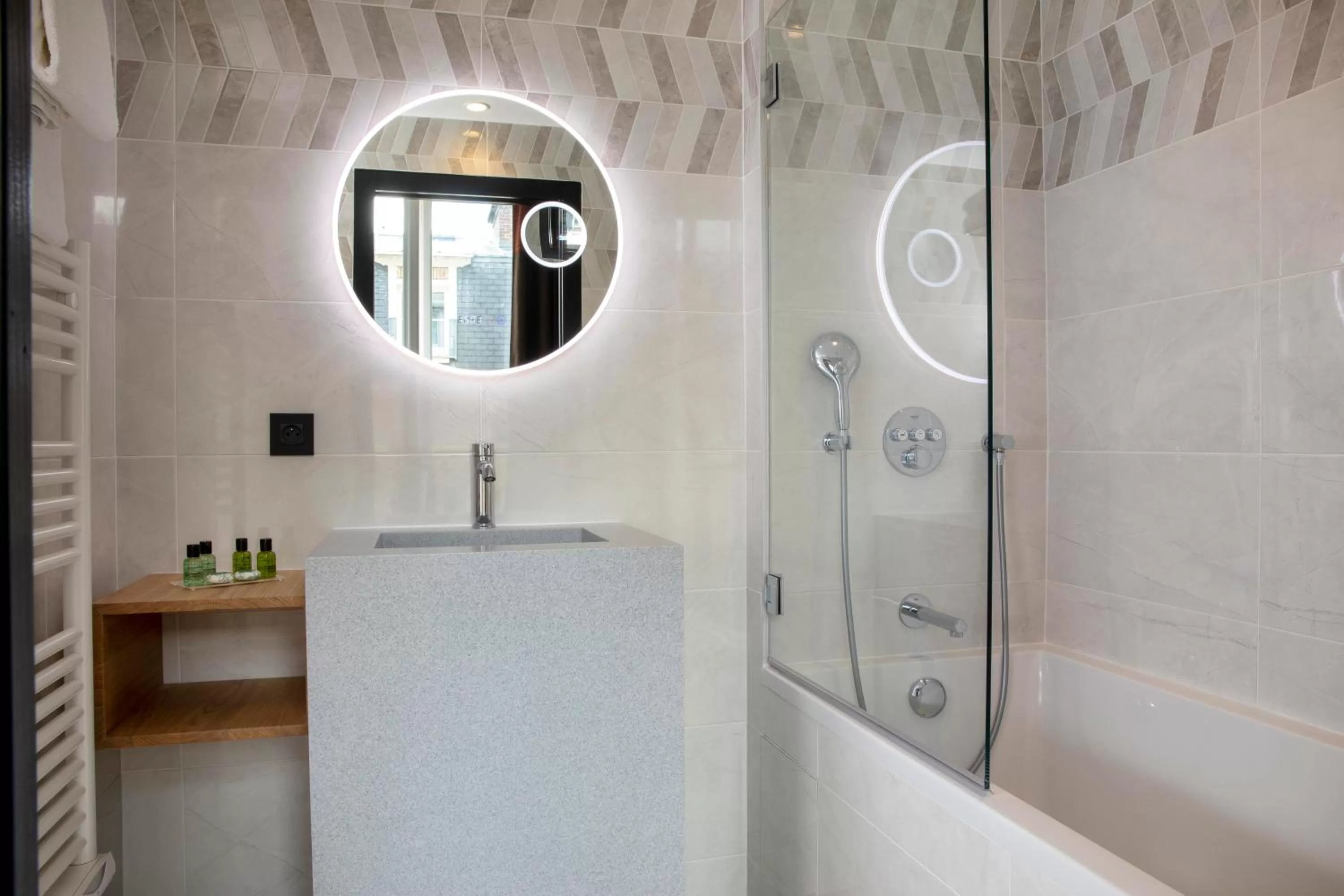 Bathroom in Daunou Opéra