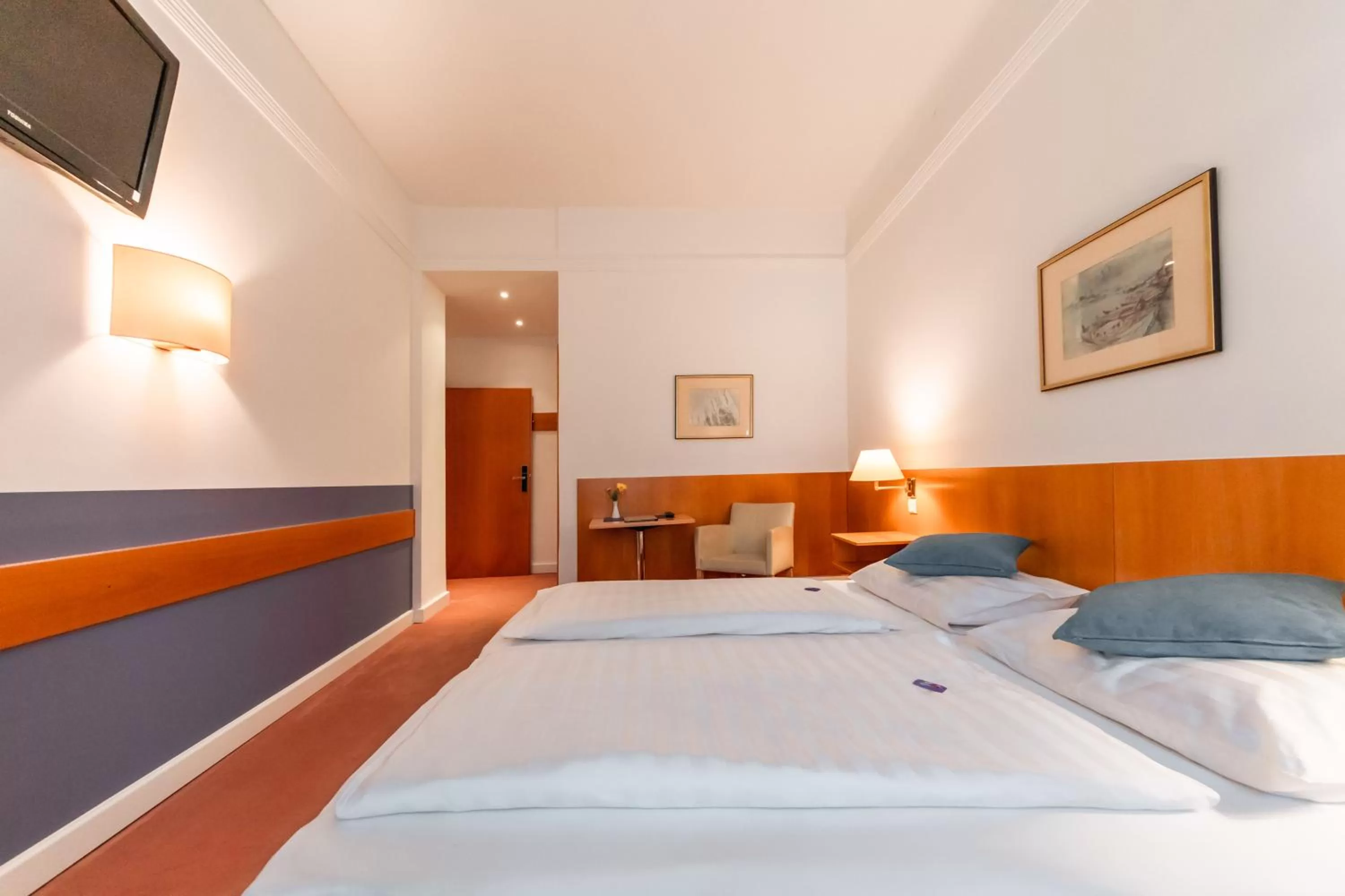 Photo of the whole room, Bed in Hotel Markgraf