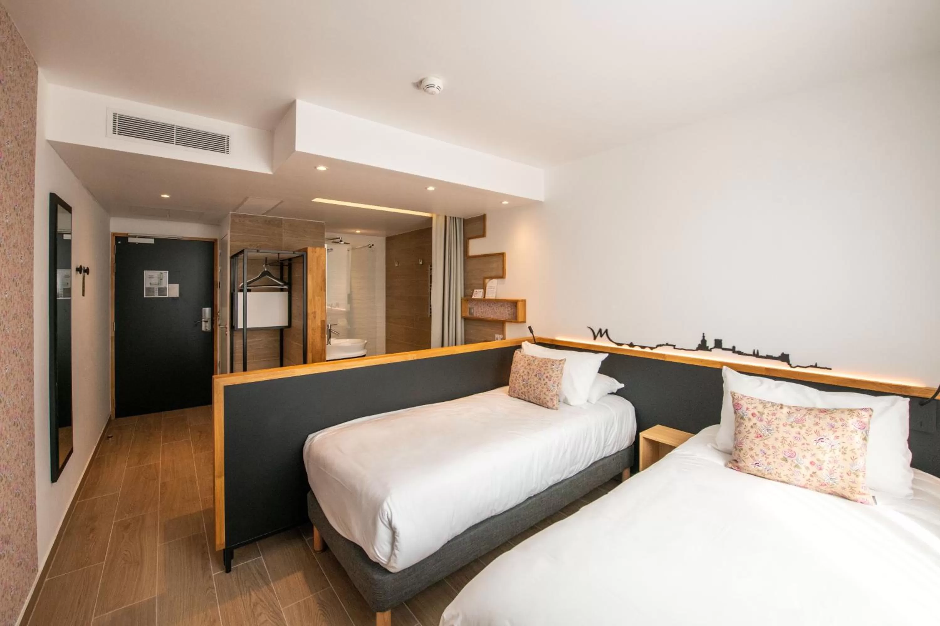 Bedroom, Bed in Mercure Avignon TGV Hotel & Spa