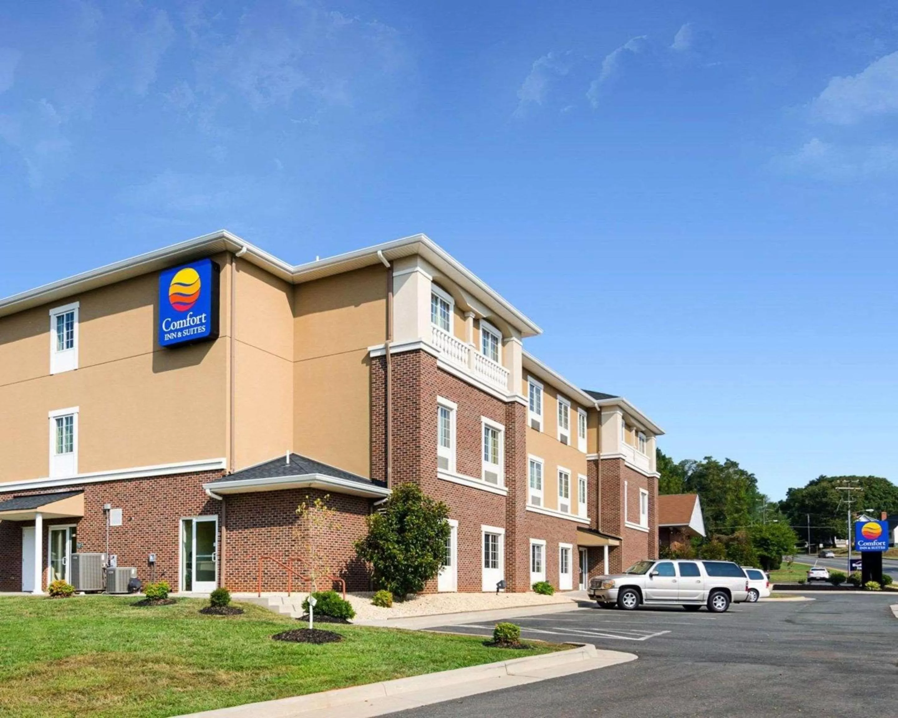 Property building in Comfort Inn & Suites Orange - Montpelier