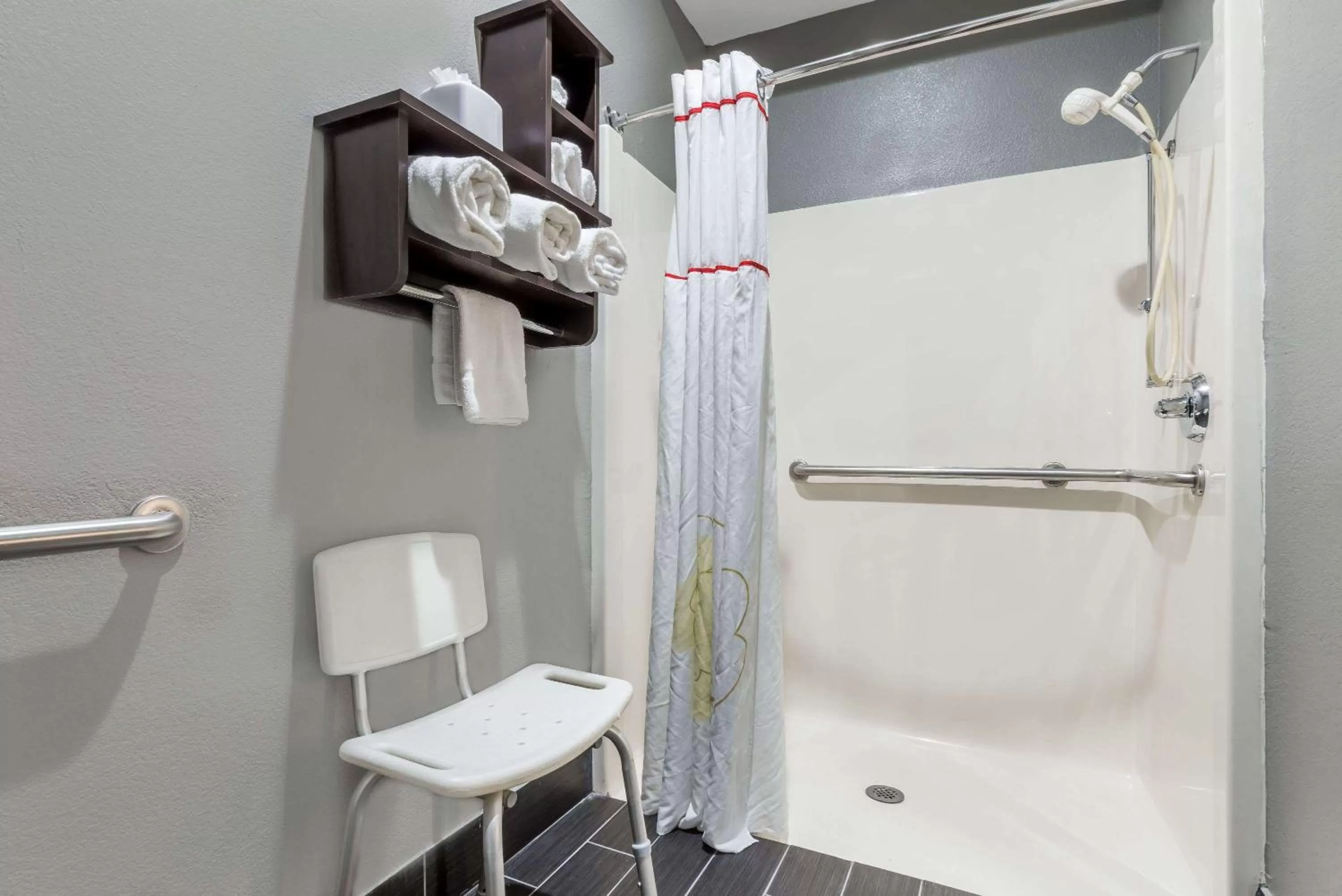 Shower in Hawthorn Extended Stay by Wyndham Columbus West