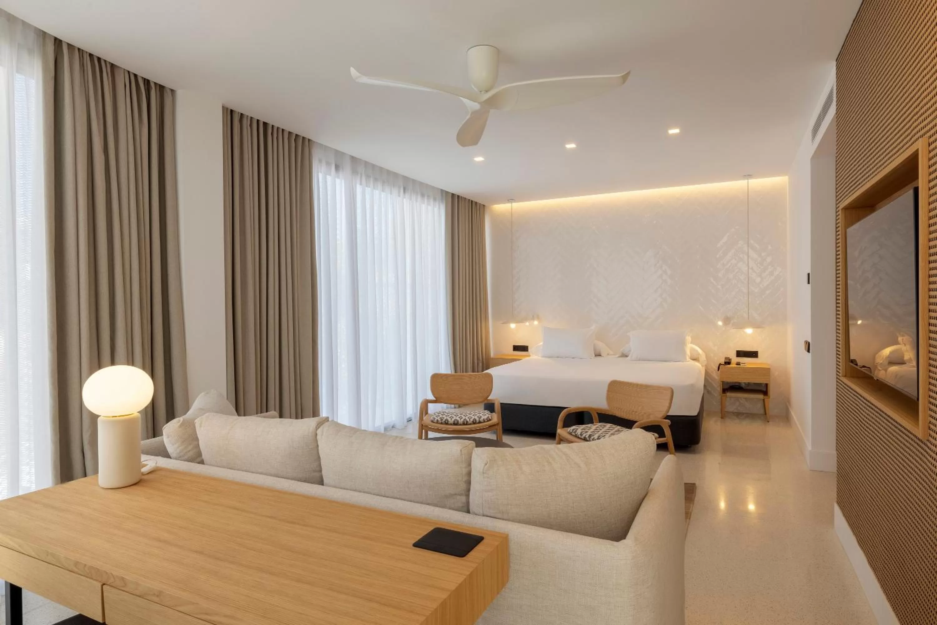 Photo of the whole room in HM Palma Blanc