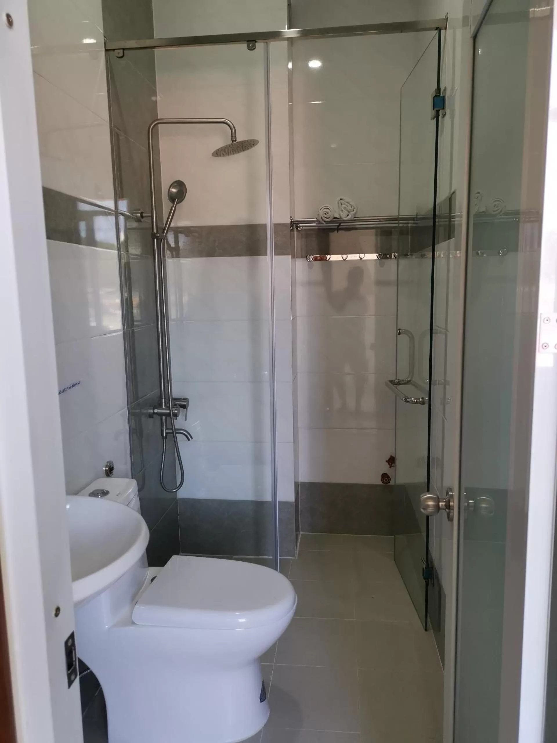 Bathroom in An Ngân Phú Hotel