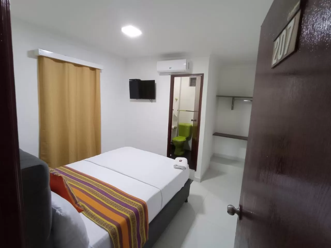 Bed in ANAJIRAWAA HOTEL