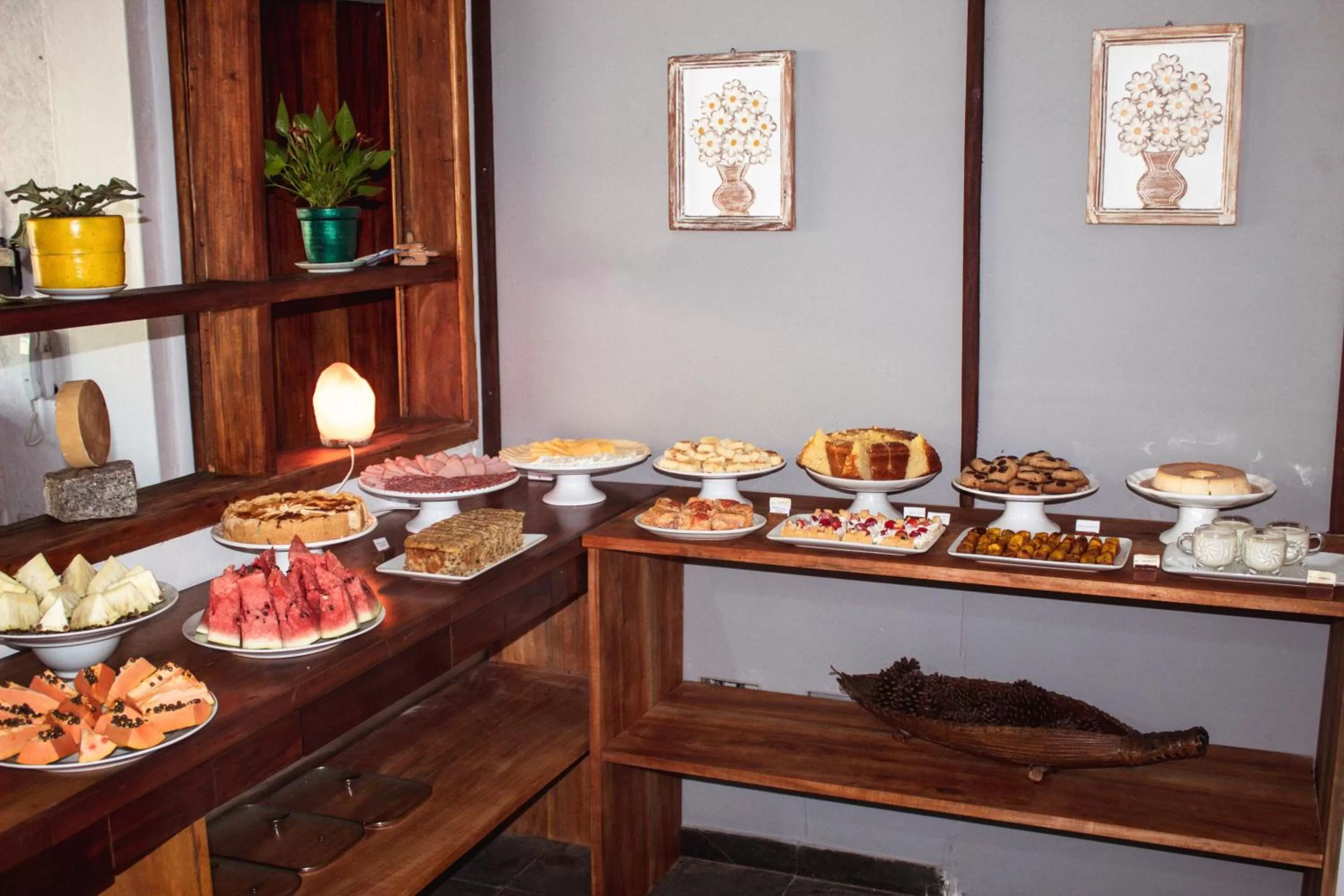 Breakfast in Pousada dos Hibiscus