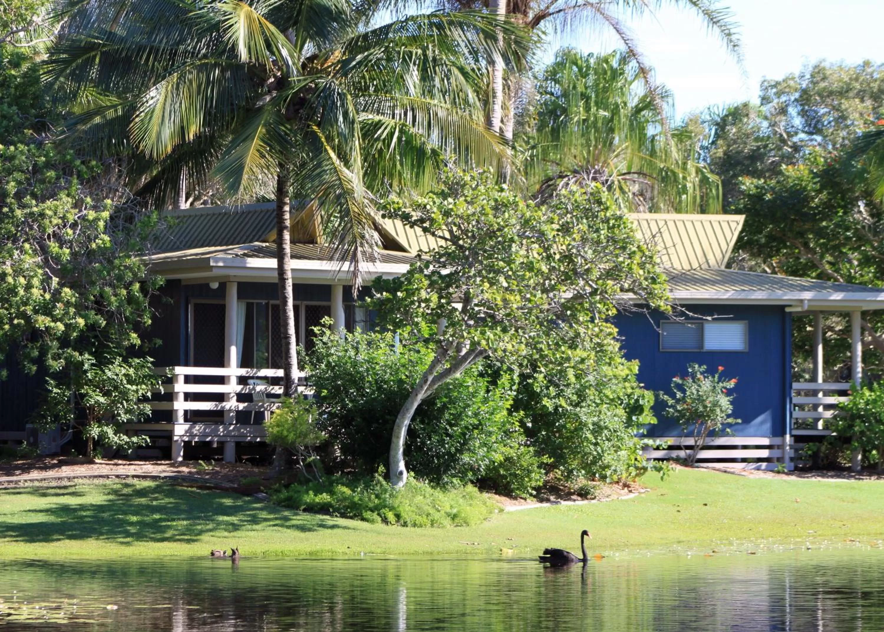 Facade/entrance in Sanctuary Lakes Fauna Retreat