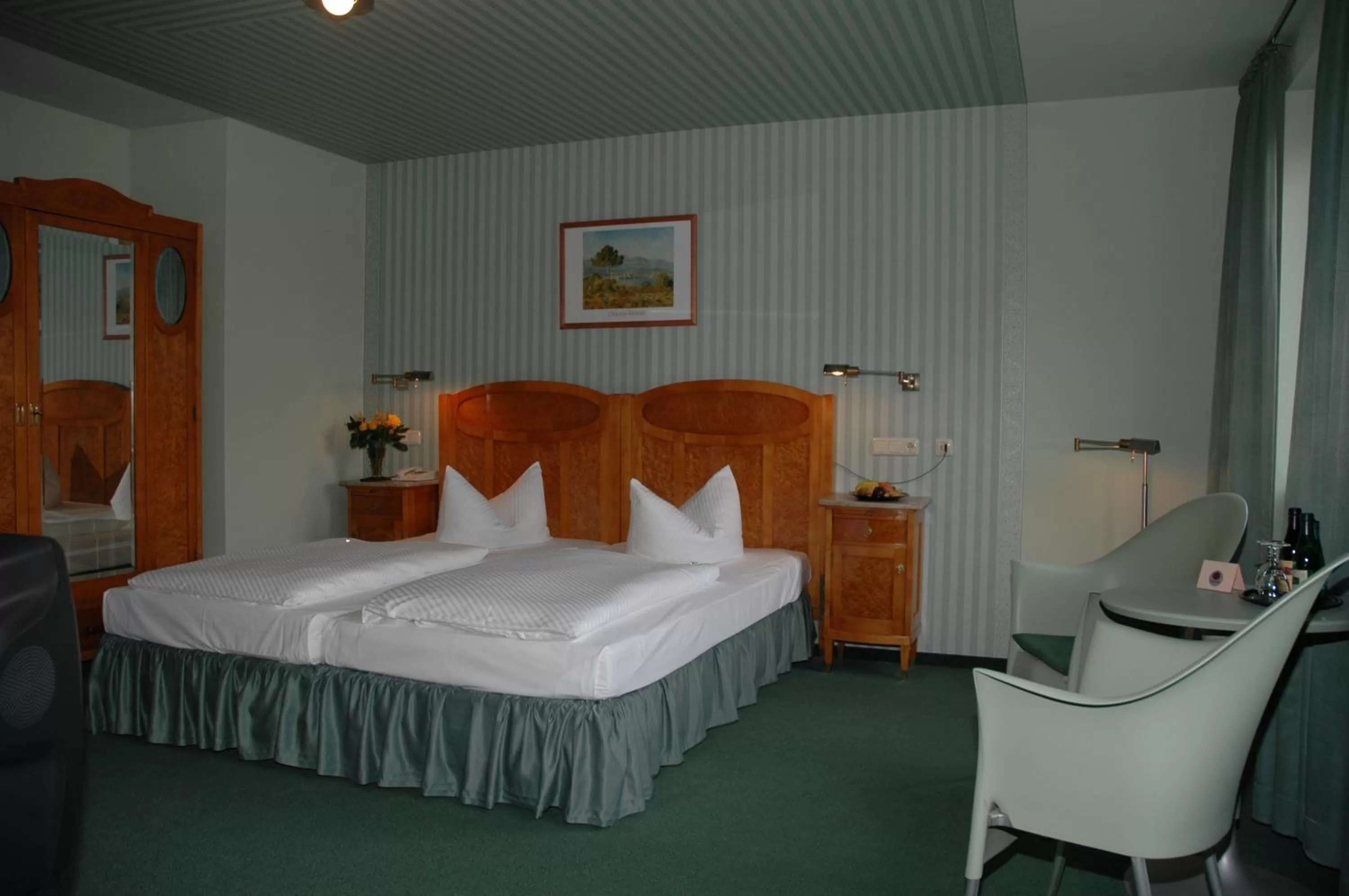 Photo of the whole room, Bed in Hotel Goldener Anker