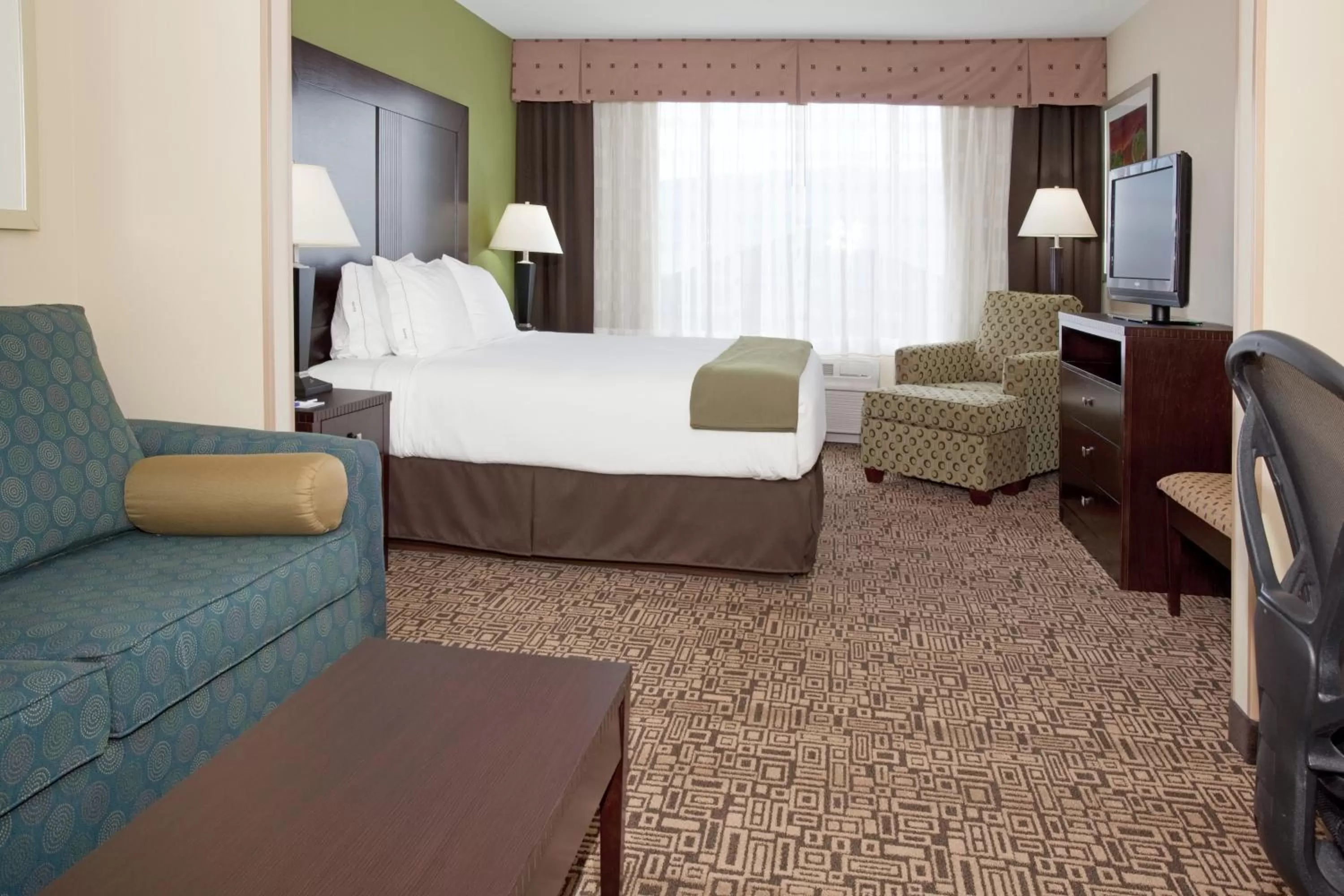 Photo of the whole room, Bed in Holiday Inn Express & Suites Richfield by IHG