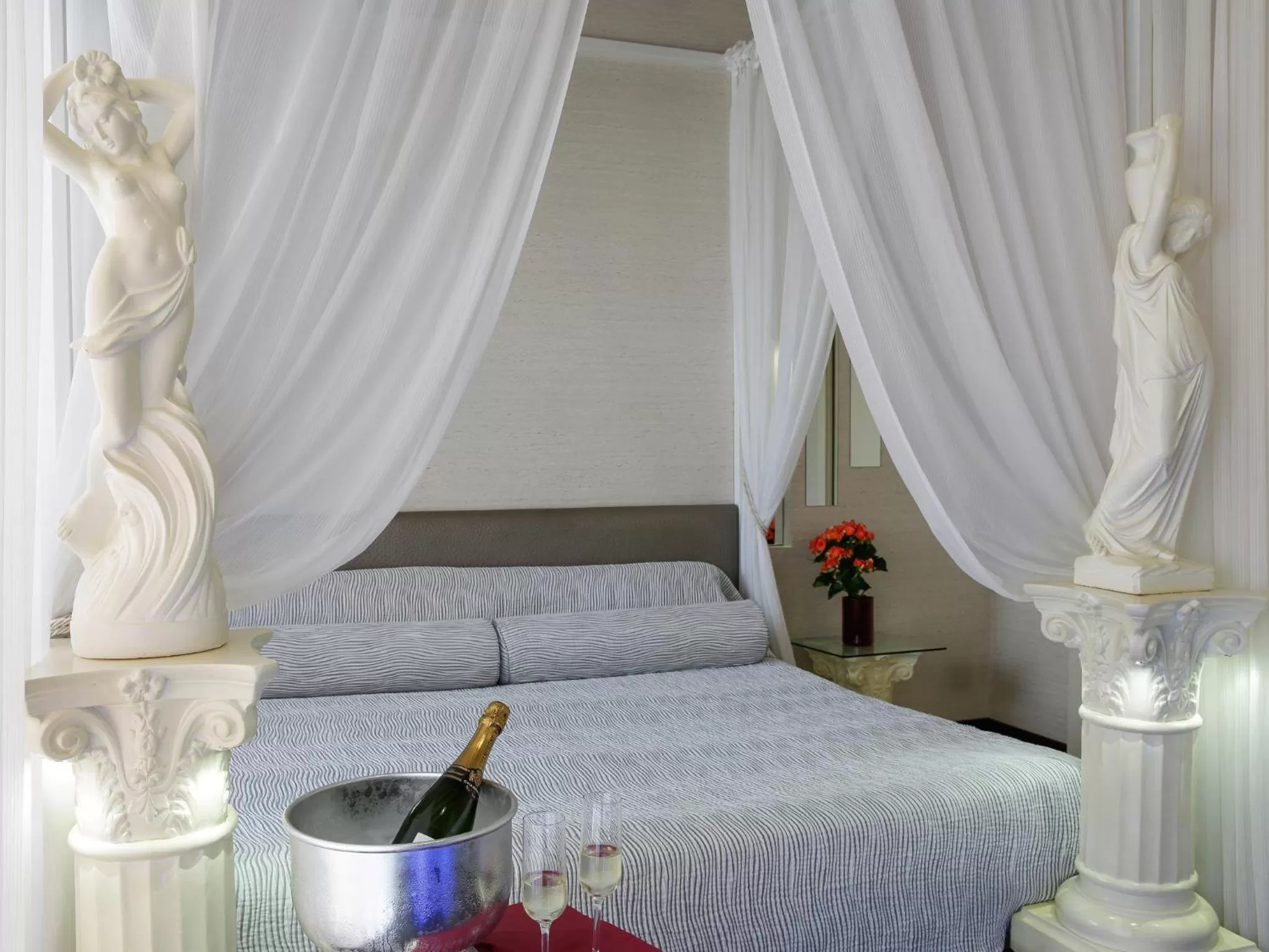 Bed in Hotel Motel Prestige