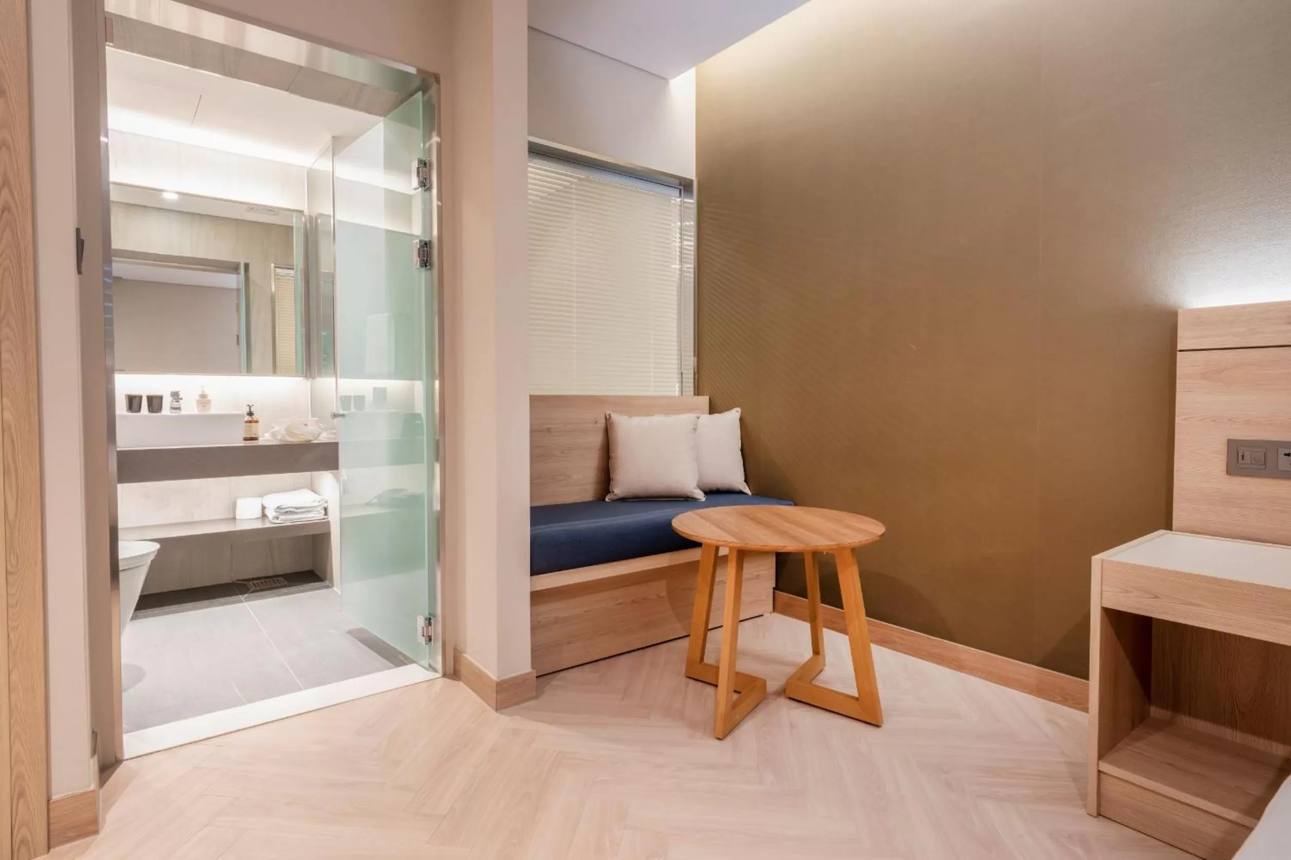 Living room, Bed in Hotel Foret The Spa