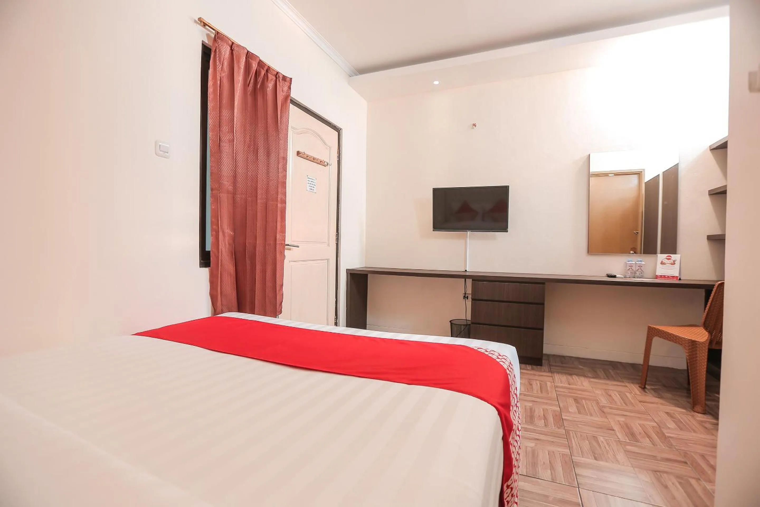 TV and multimedia, Bed in Capital O 141 Fatmawati Cozy Residence
