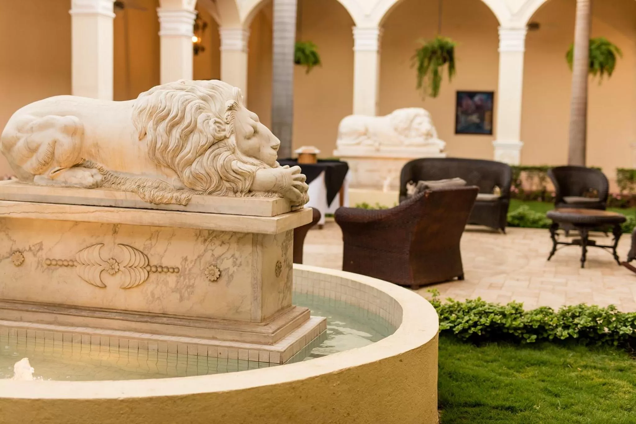 Swimming pool in Hotel la Perla Leon