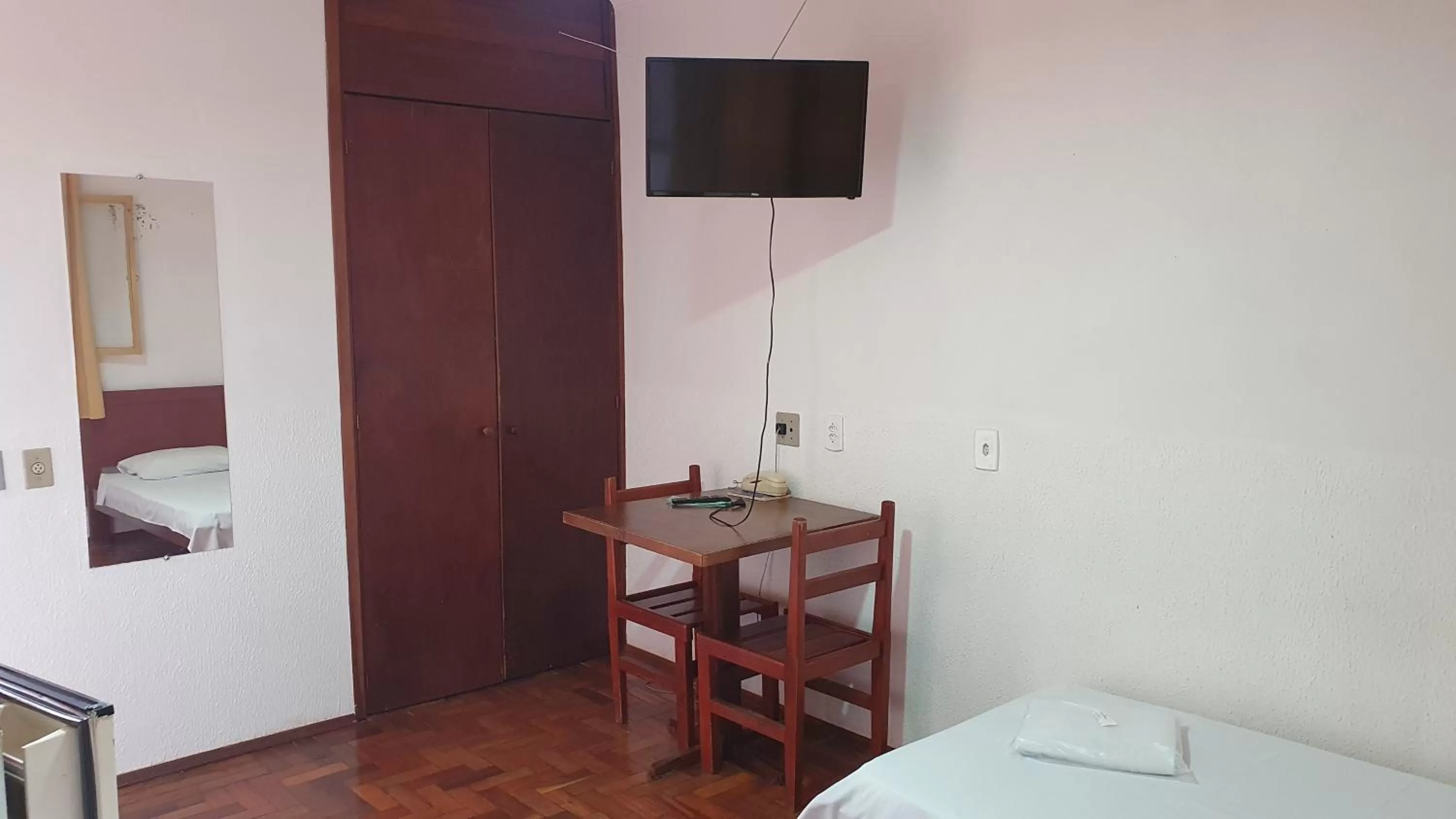 TV and multimedia, Bed in Hotel Sta Mônica Marília