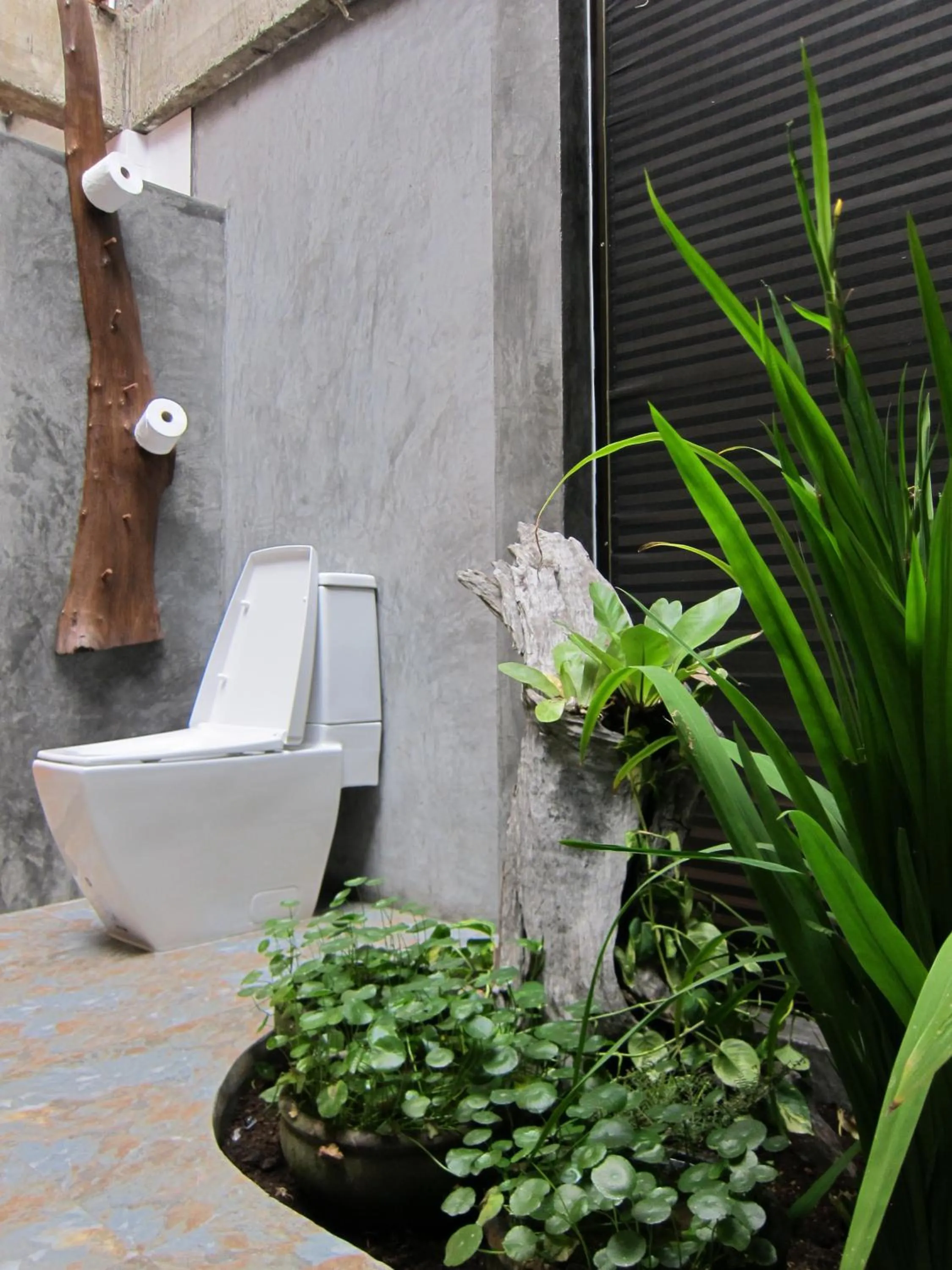 Bathroom in Forest Bungalows & Mama's Restaurant