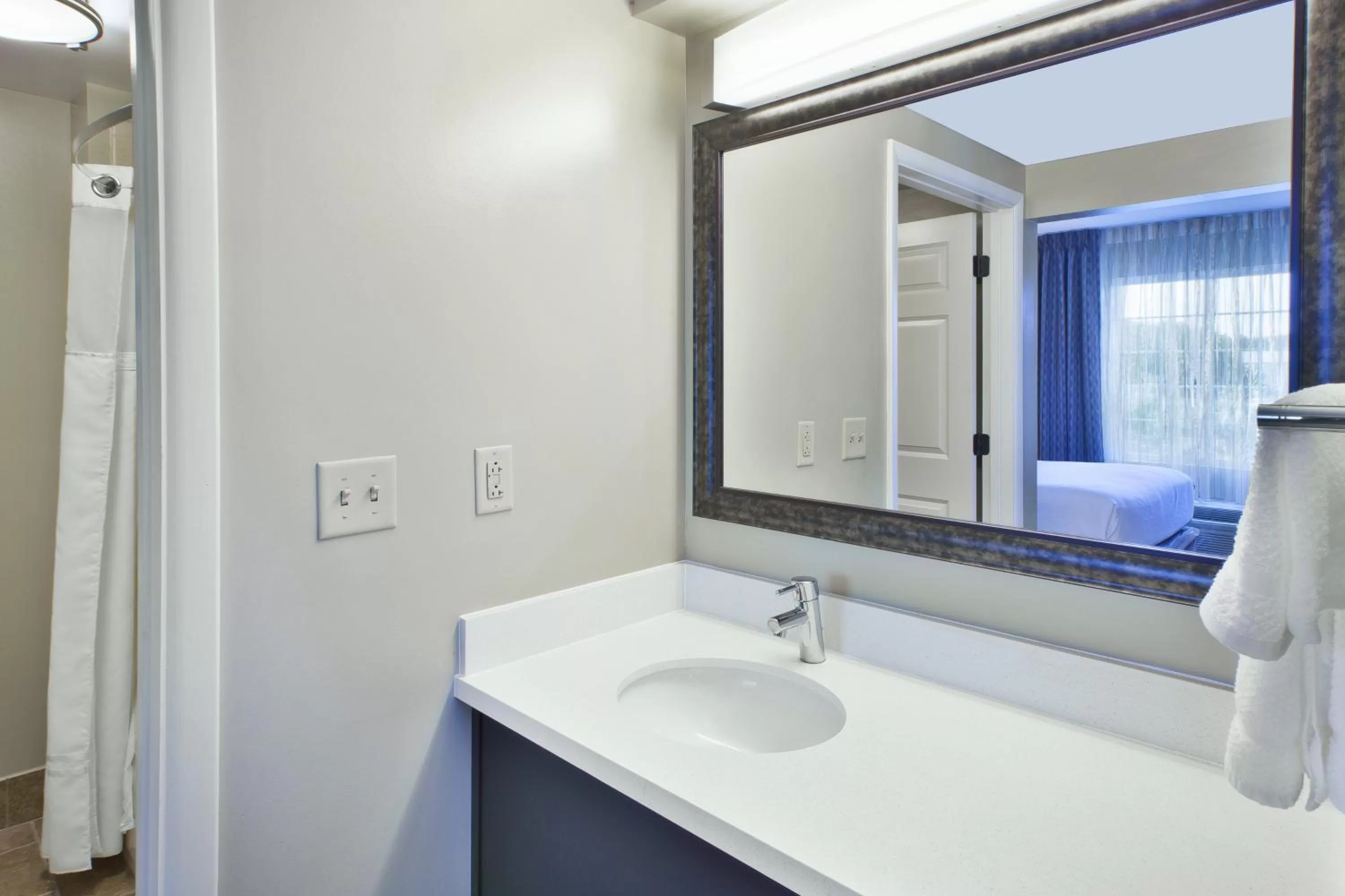 Bathroom in Staybridge Suites Cleveland Mayfield Heights Beachwood by IHG