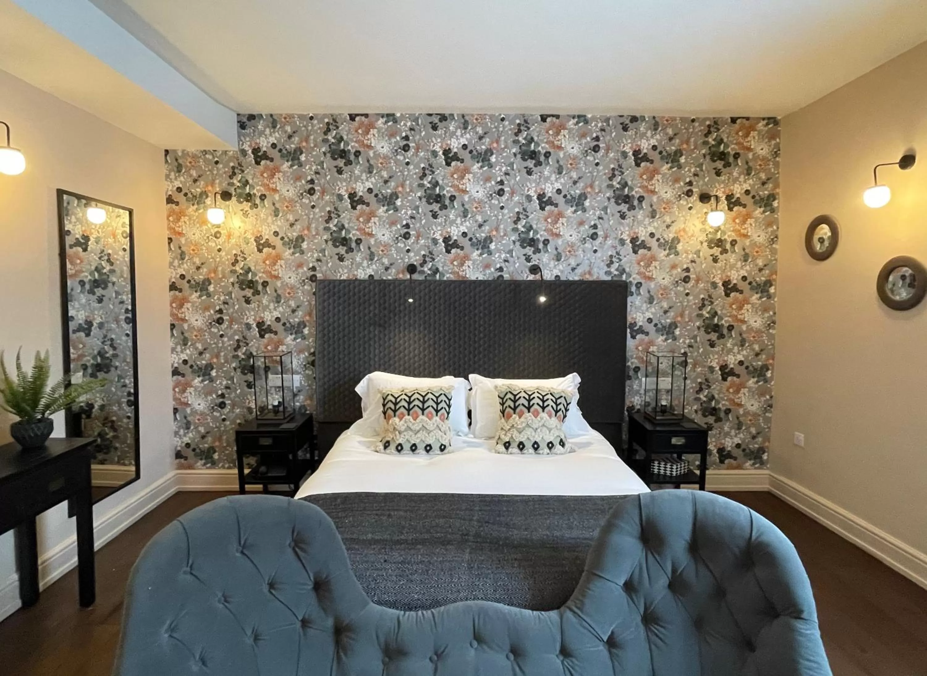 Bedroom, Bed in The King's Arms