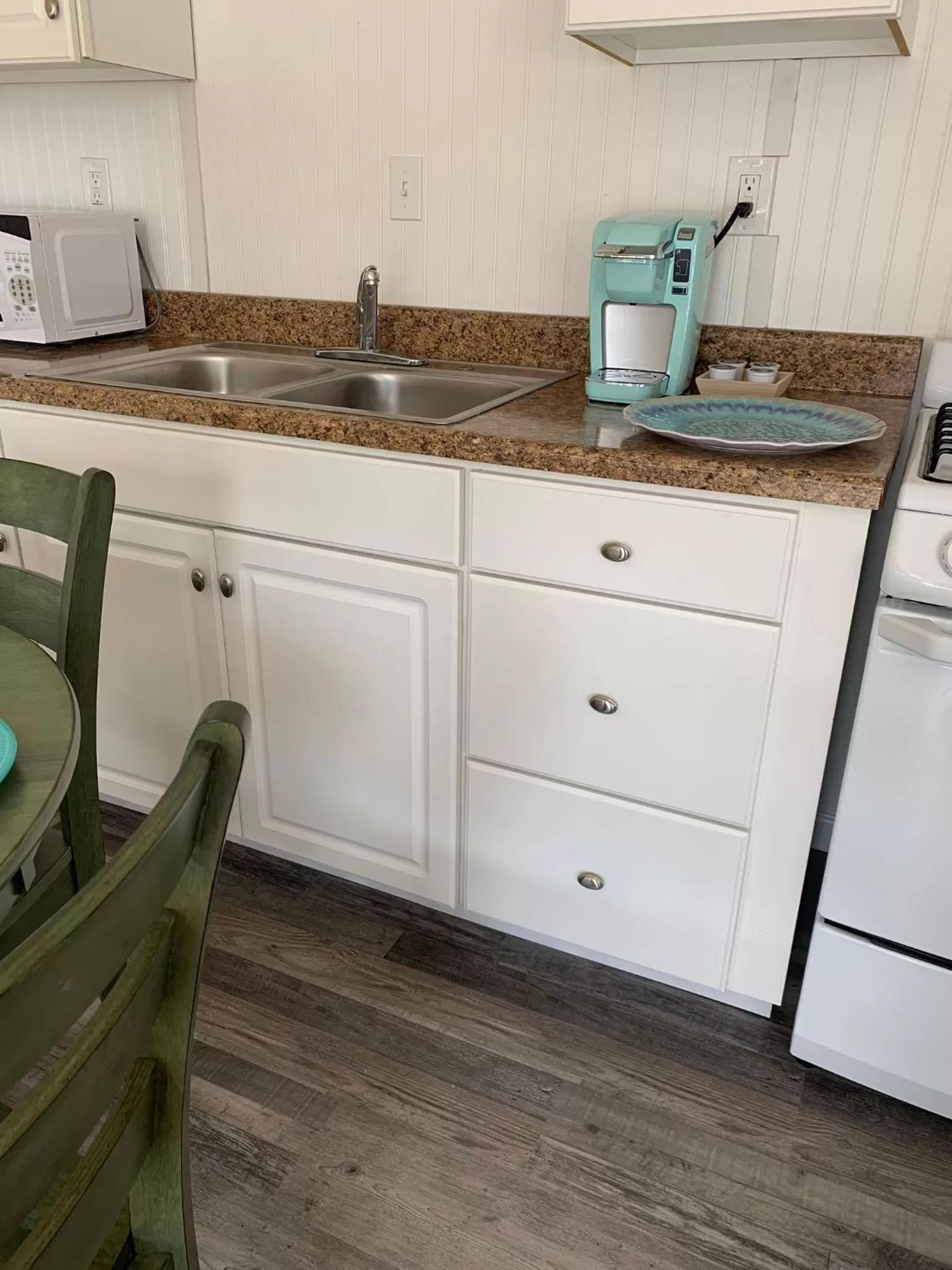 Coffee/tea facilities in Ocean Glass Inn