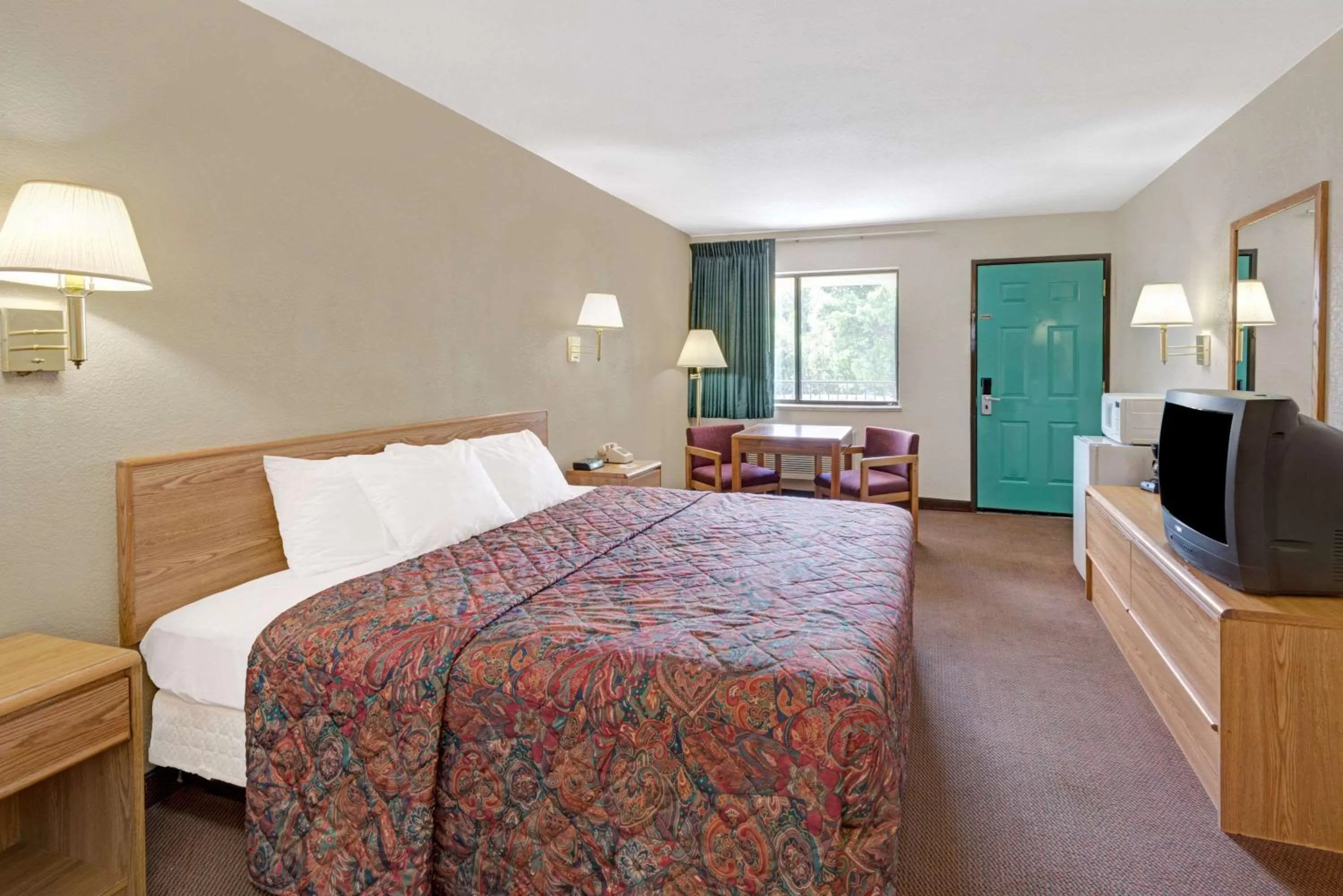 Photo of the whole room, Bed in Days Inn by Wyndham Espanola