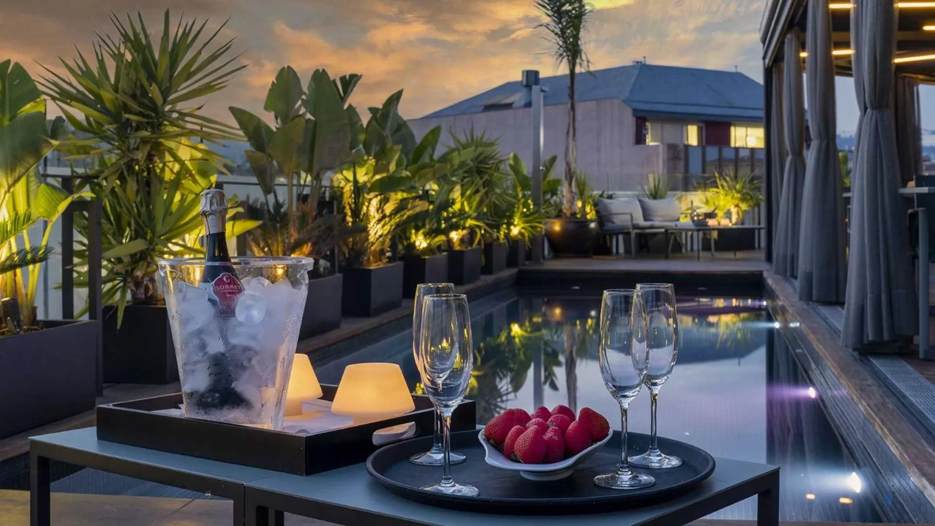 Swimming pool in Cram Hotel